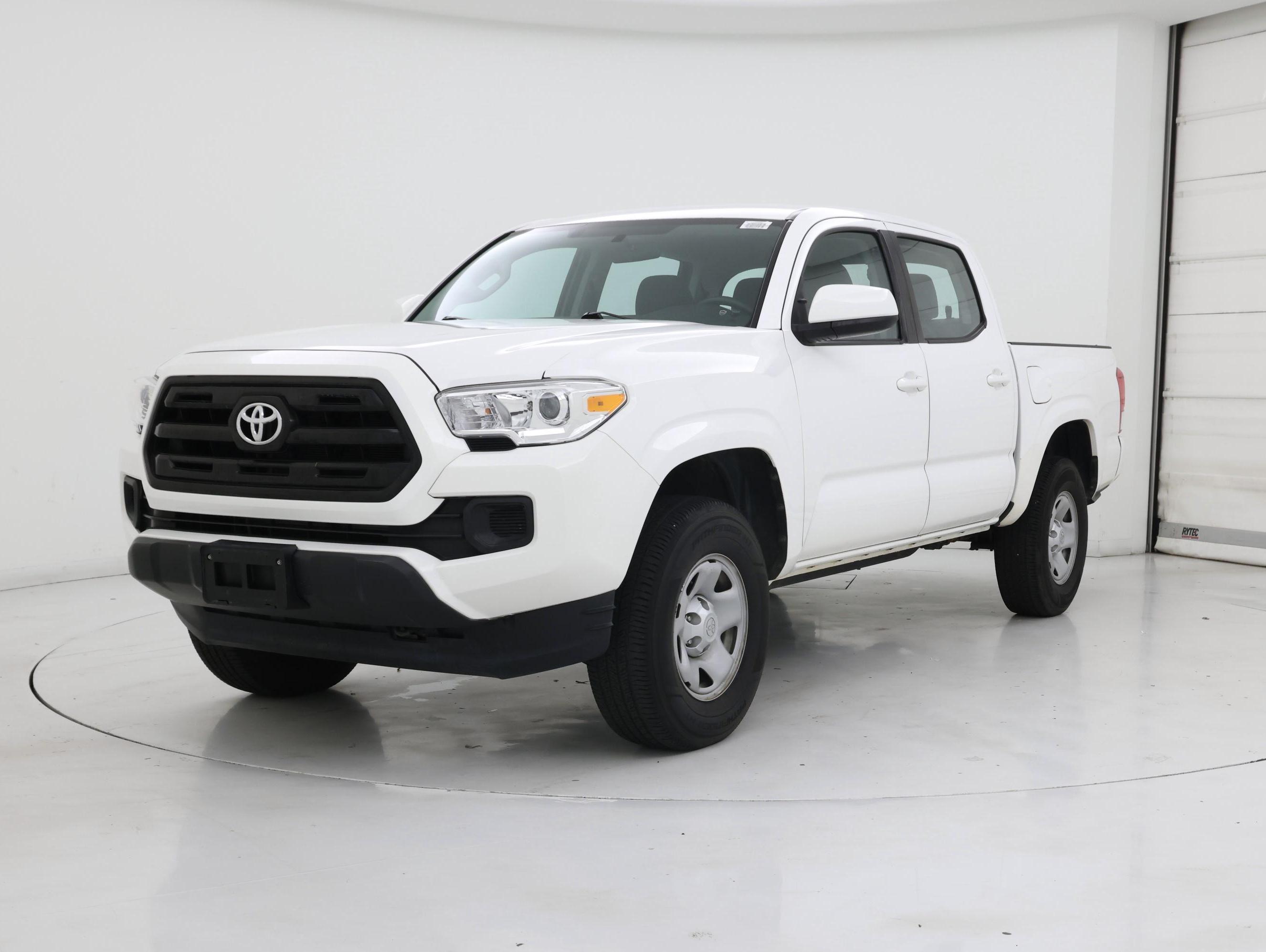 Thumbnail: 2016 Toyota Tacoma - 4