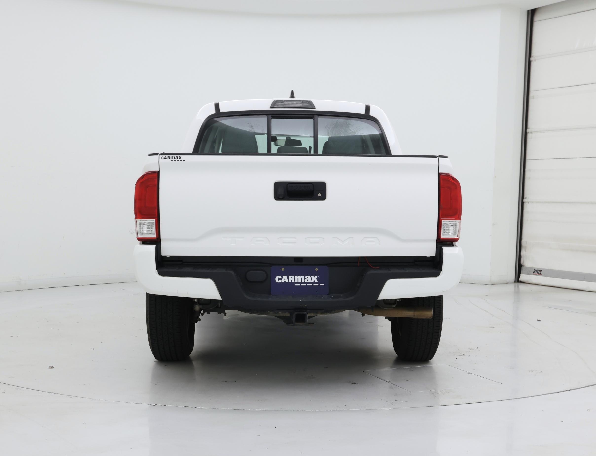 Thumbnail: 2016 Toyota Tacoma - 6