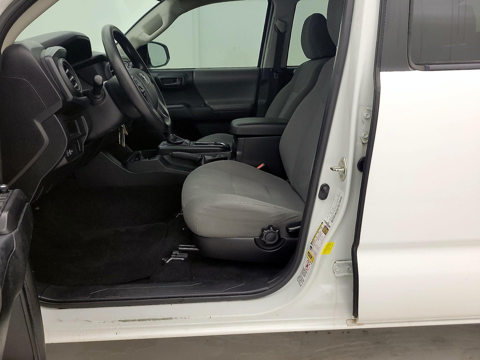 2017 Toyota Tacoma SR - Photo 12