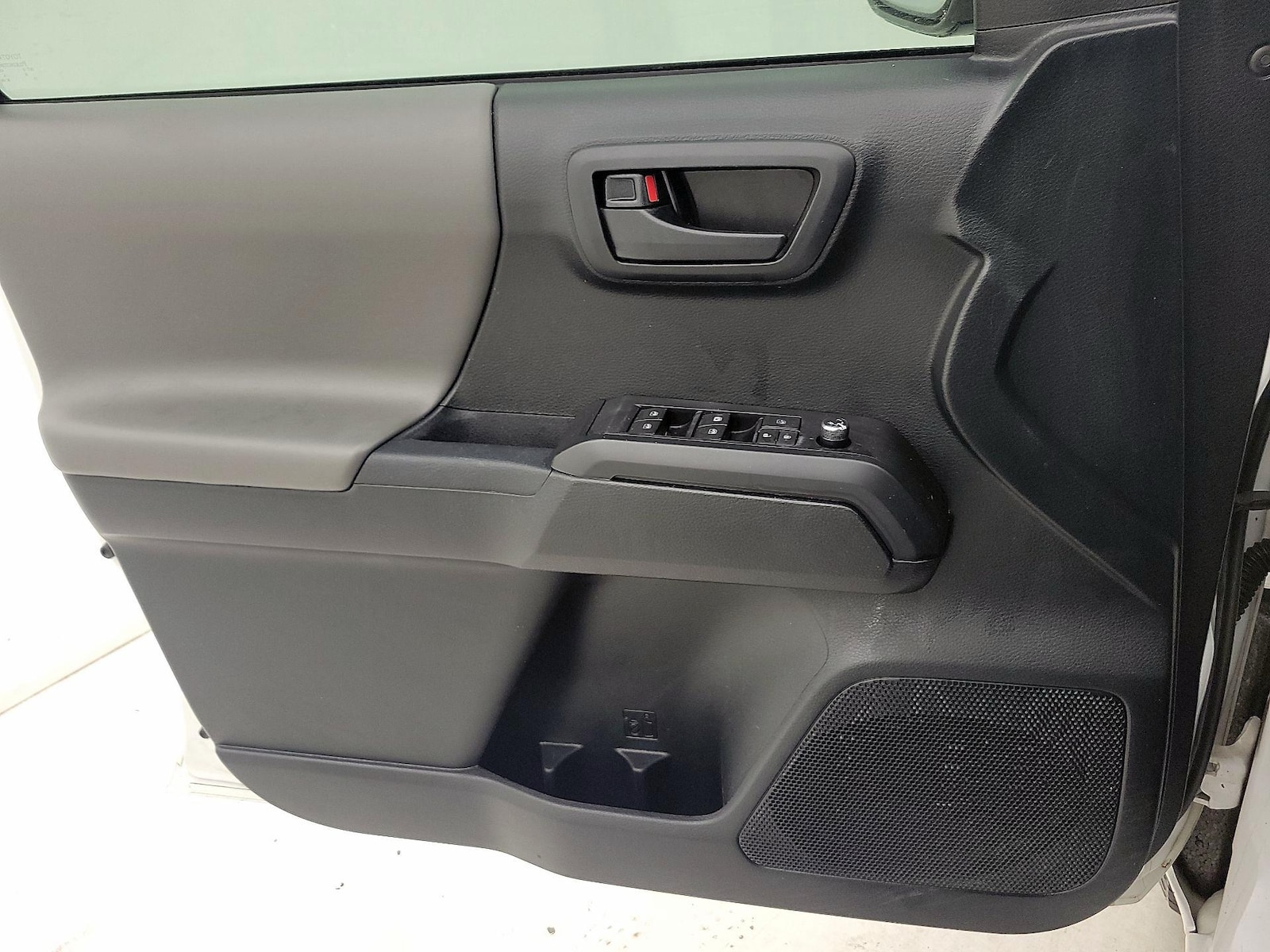 2017 Toyota Tacoma SR - Photo 13