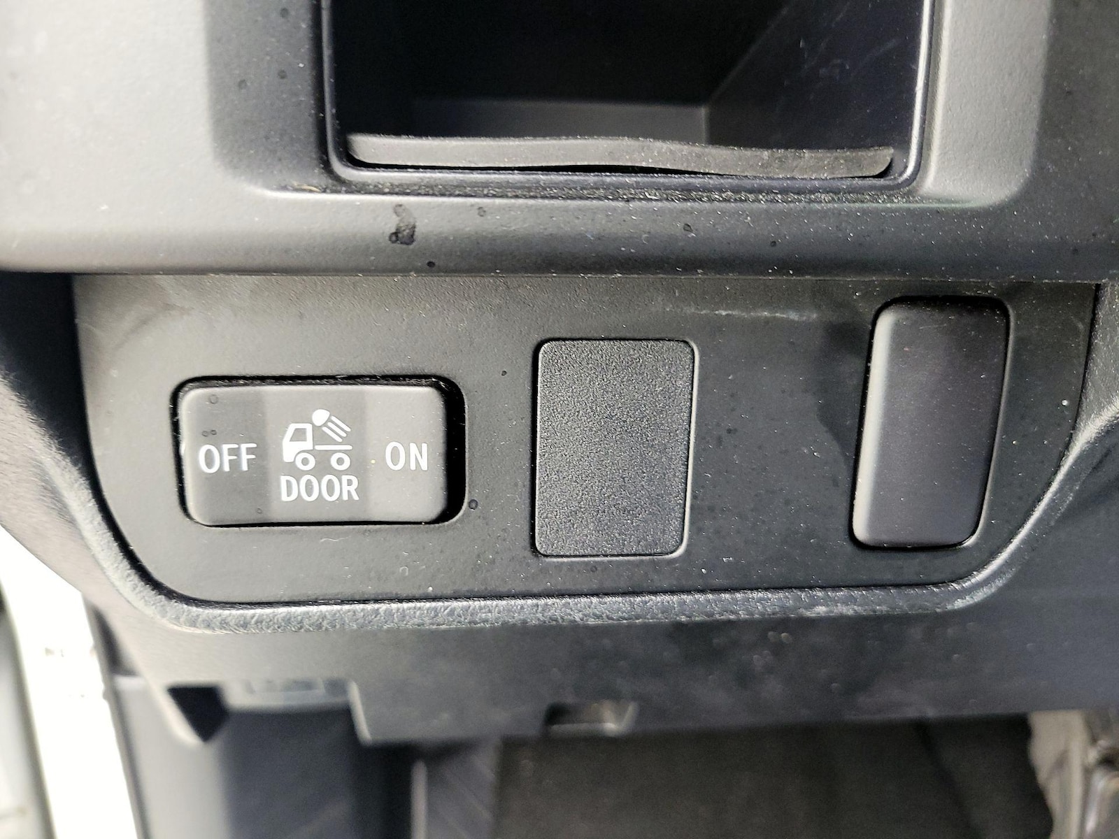 2017 Toyota Tacoma SR - Photo 14