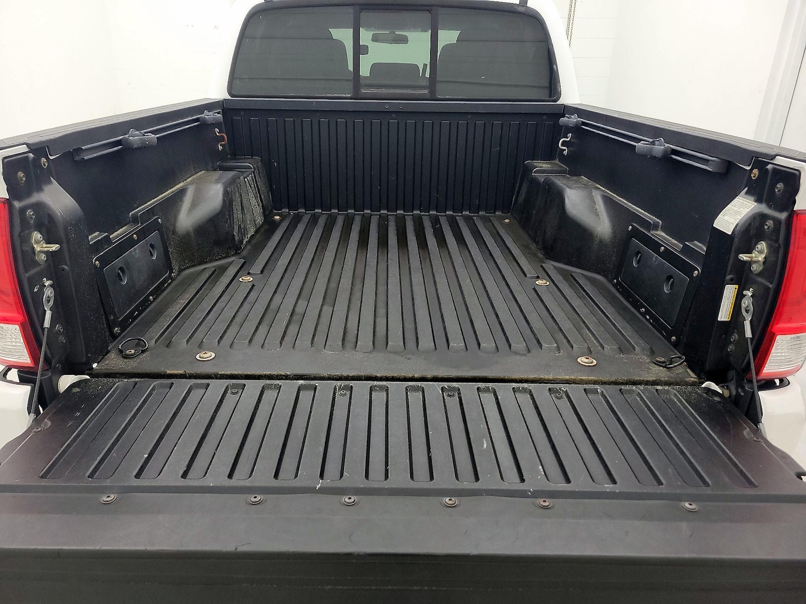 2017 Toyota Tacoma SR - Photo 21