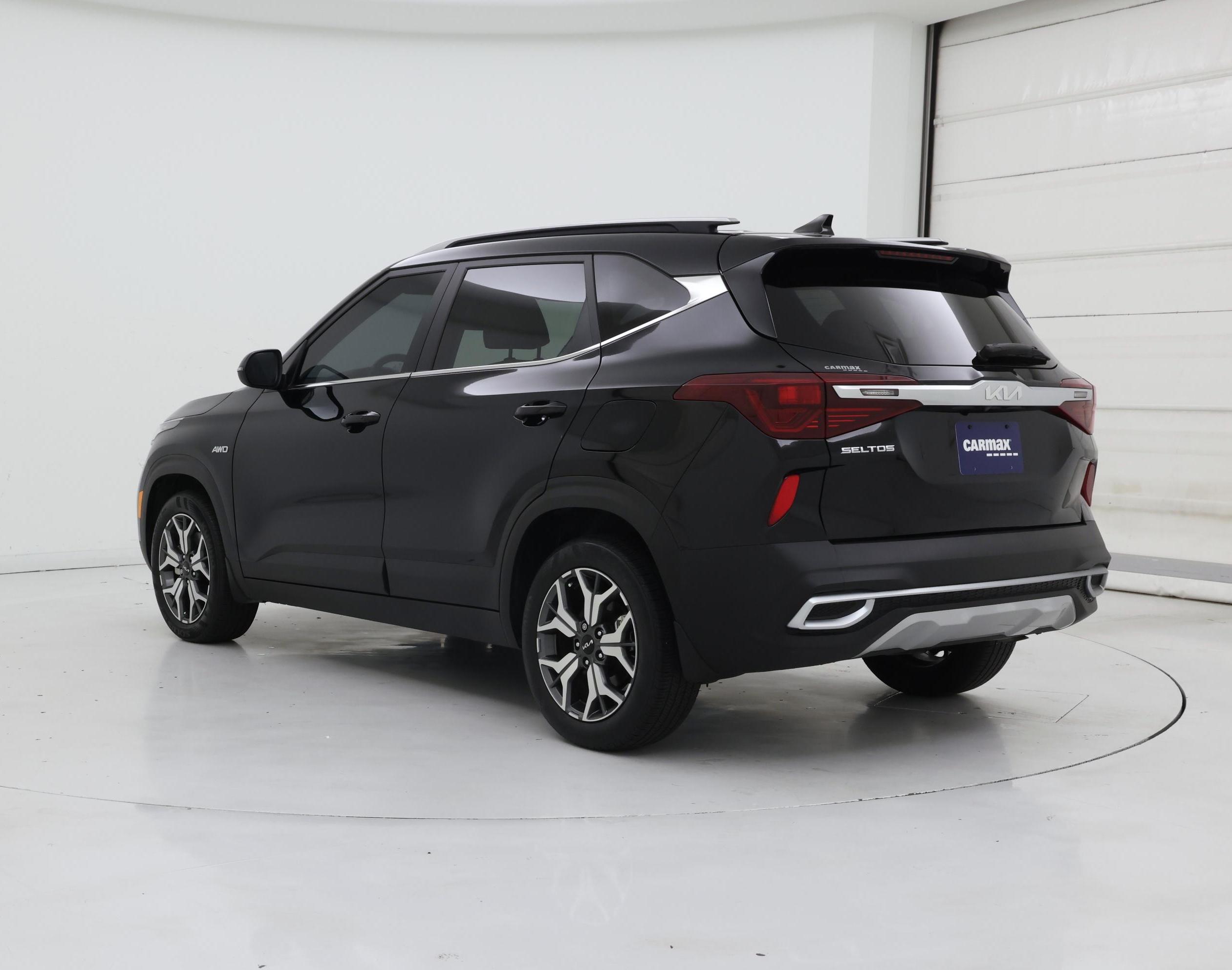 Thumbnail: 2023 Kia Seltos - 2