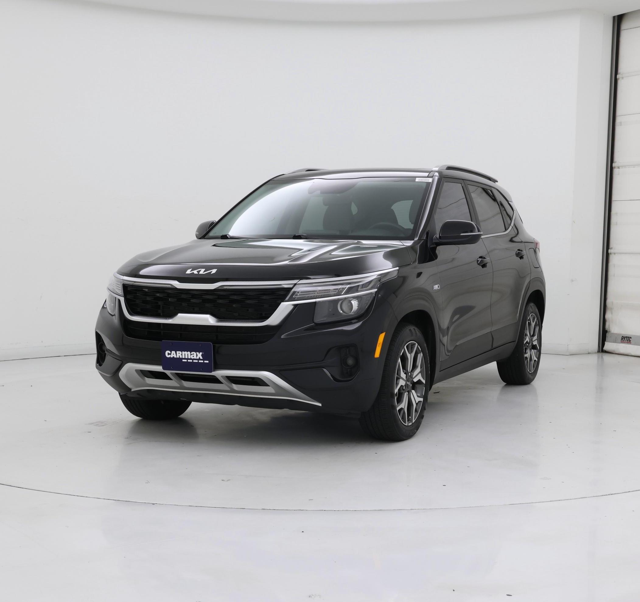 Thumbnail: 2023 Kia Seltos - 4