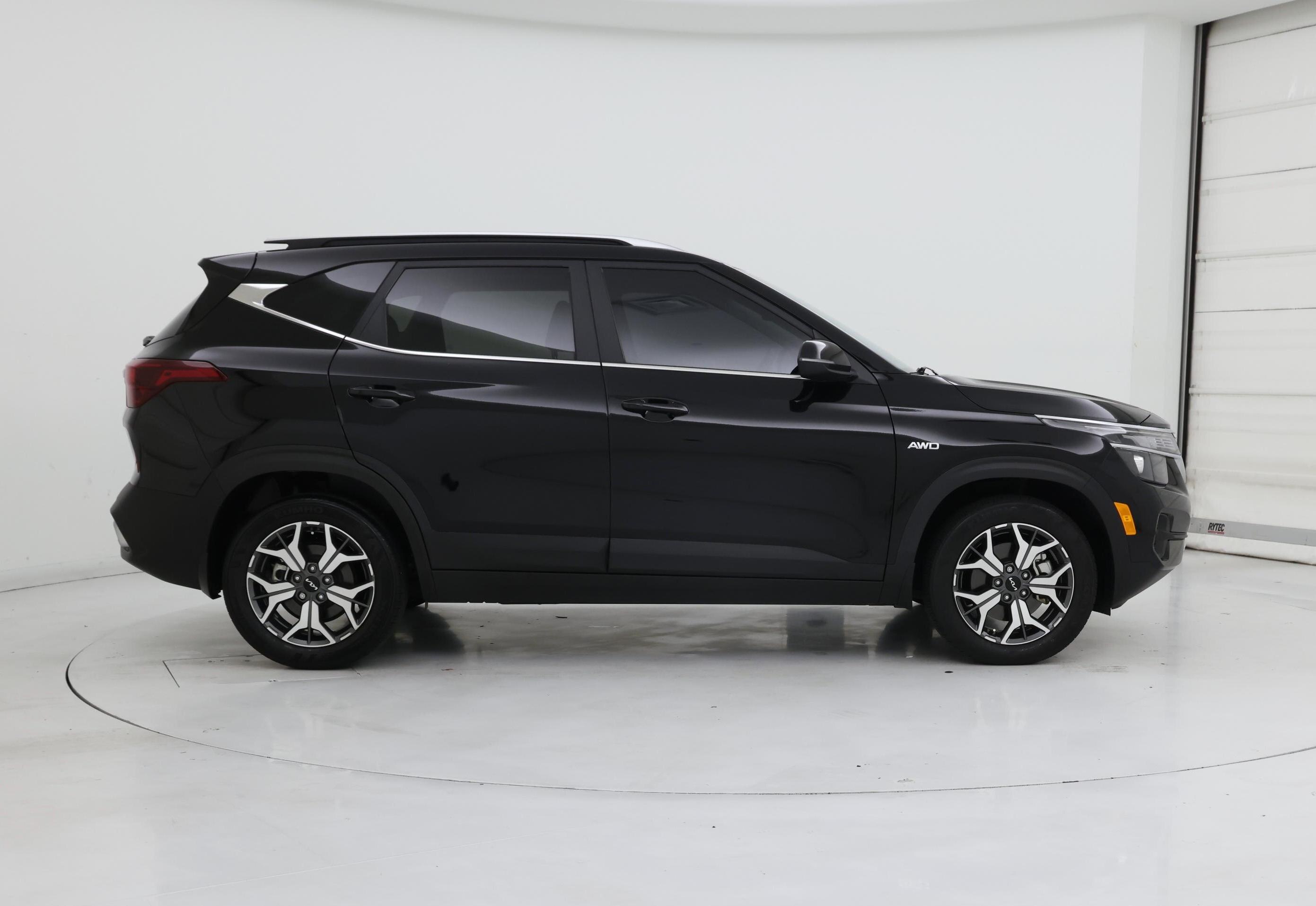 Thumbnail: 2023 Kia Seltos - 7