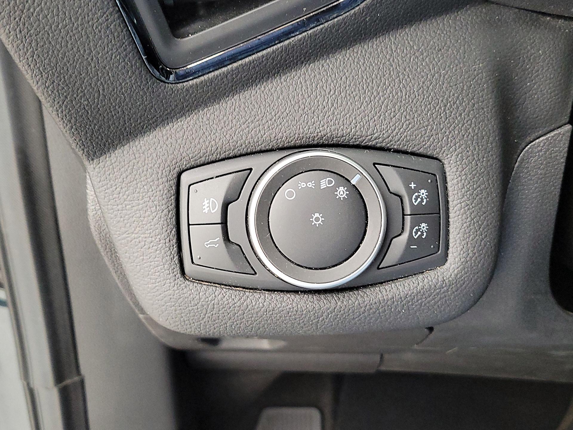 Thumbnail: 2019 Ford Escape - 13