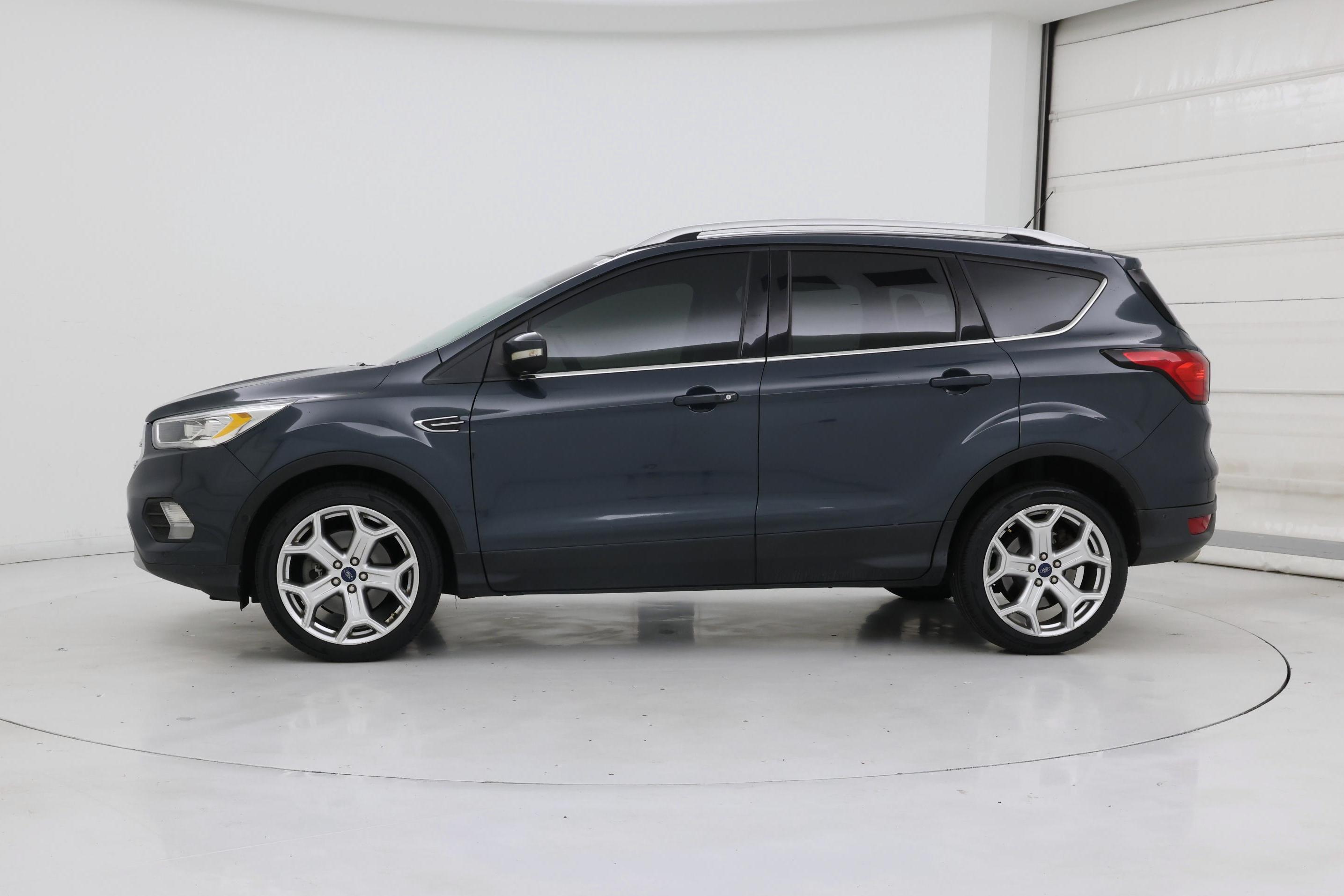 Thumbnail: 2019 Ford Escape - 3