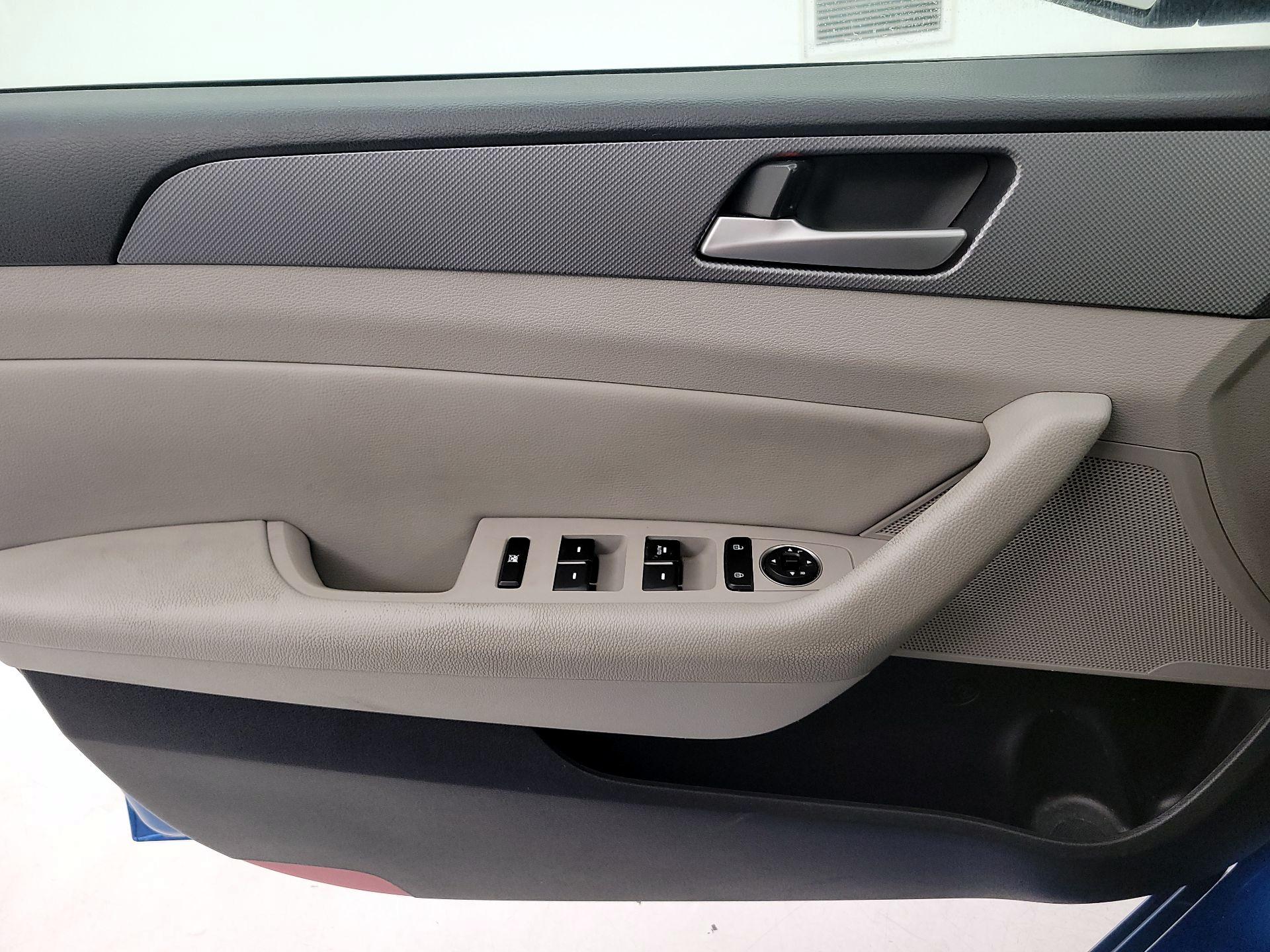 Thumbnail: 2018 Hyundai Sonata - 12