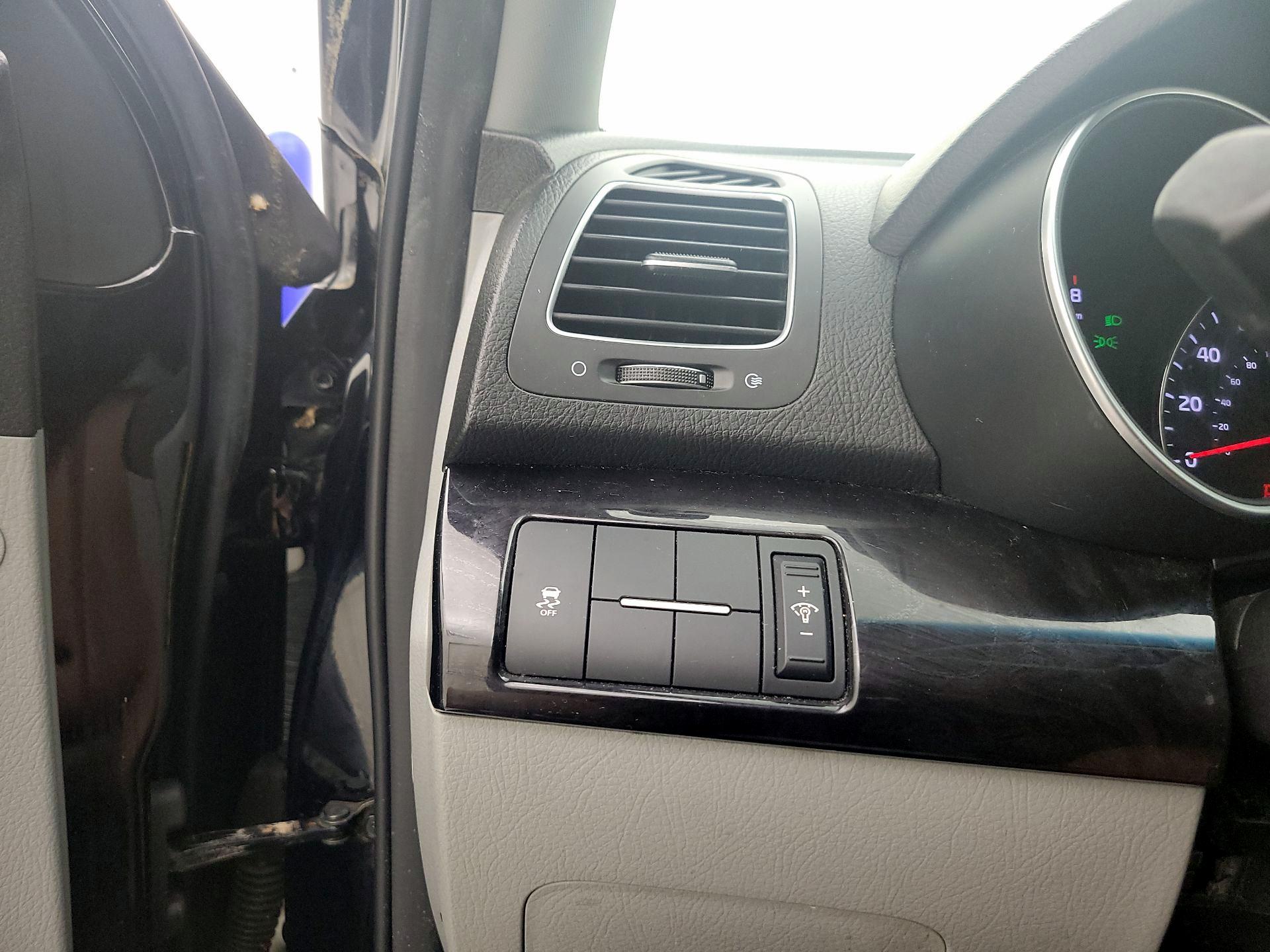 Thumbnail: 2014 Kia Sorento - 13
