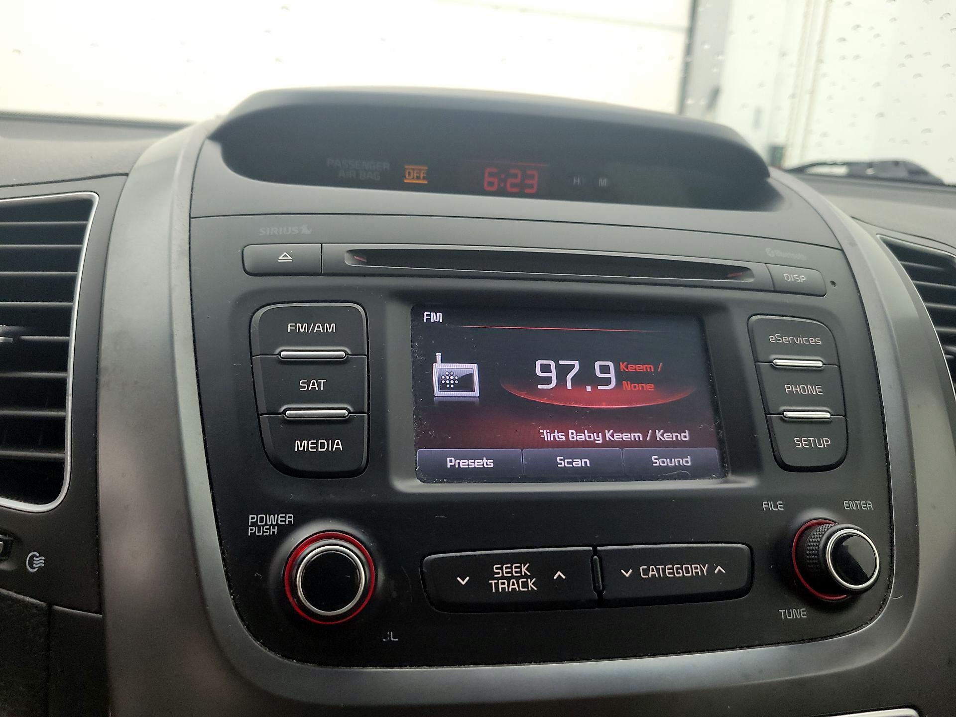 Thumbnail: 2014 Kia Sorento - 15