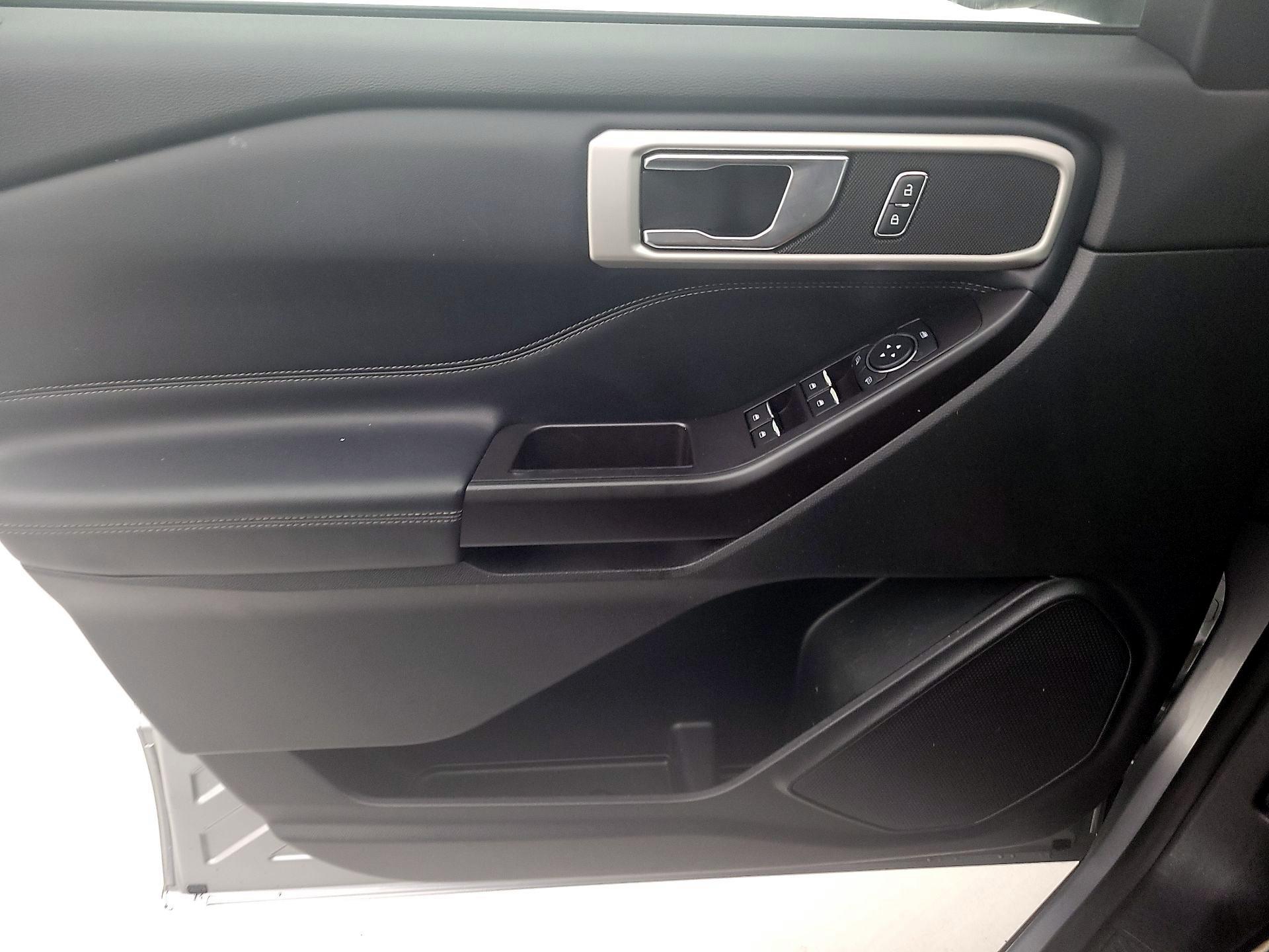 Thumbnail: 2020 Ford Explorer - 12