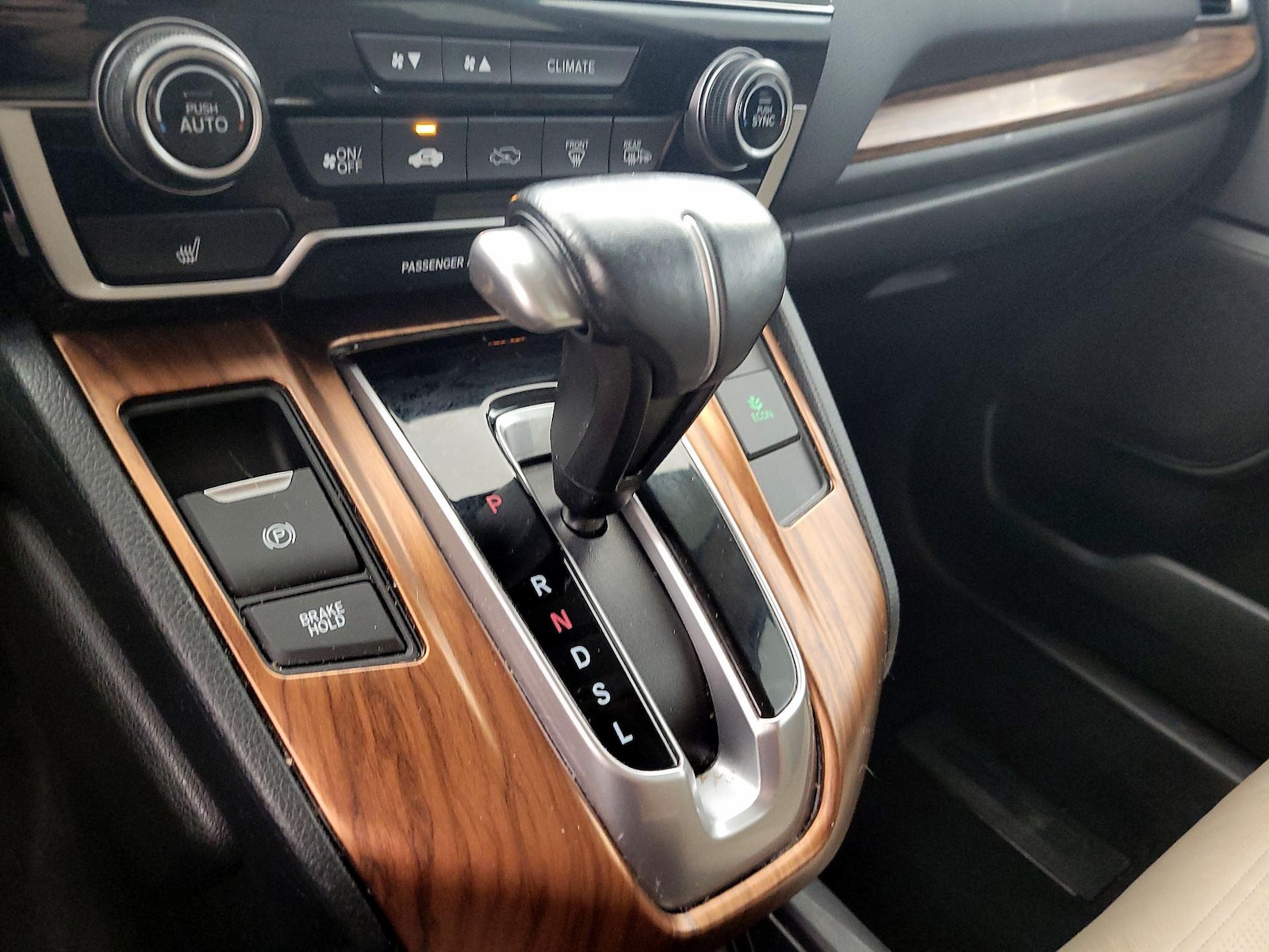 2018 Honda CR-V Touring - Photo 19