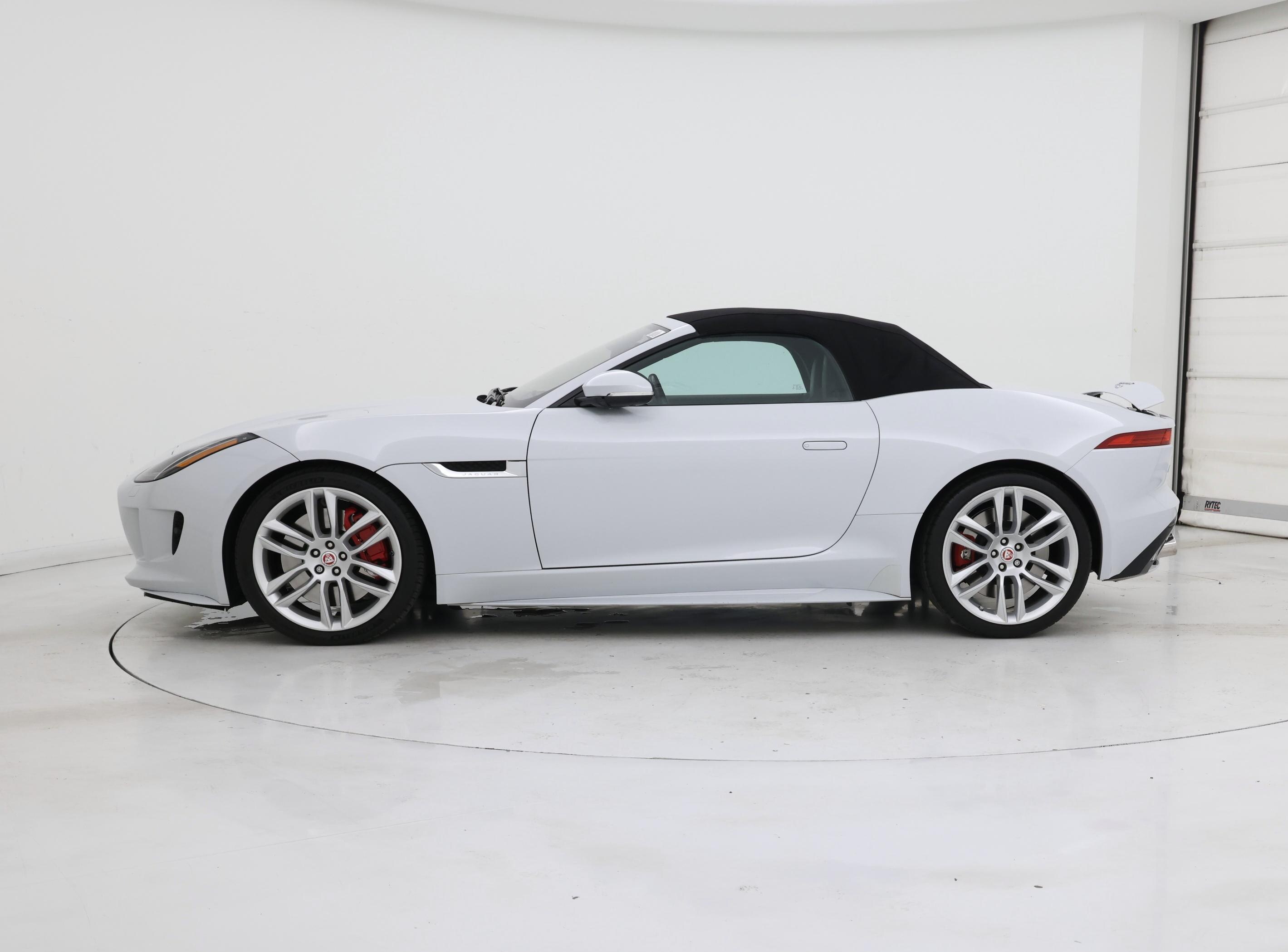 Thumbnail: 2017 Jaguar F-Type - 3