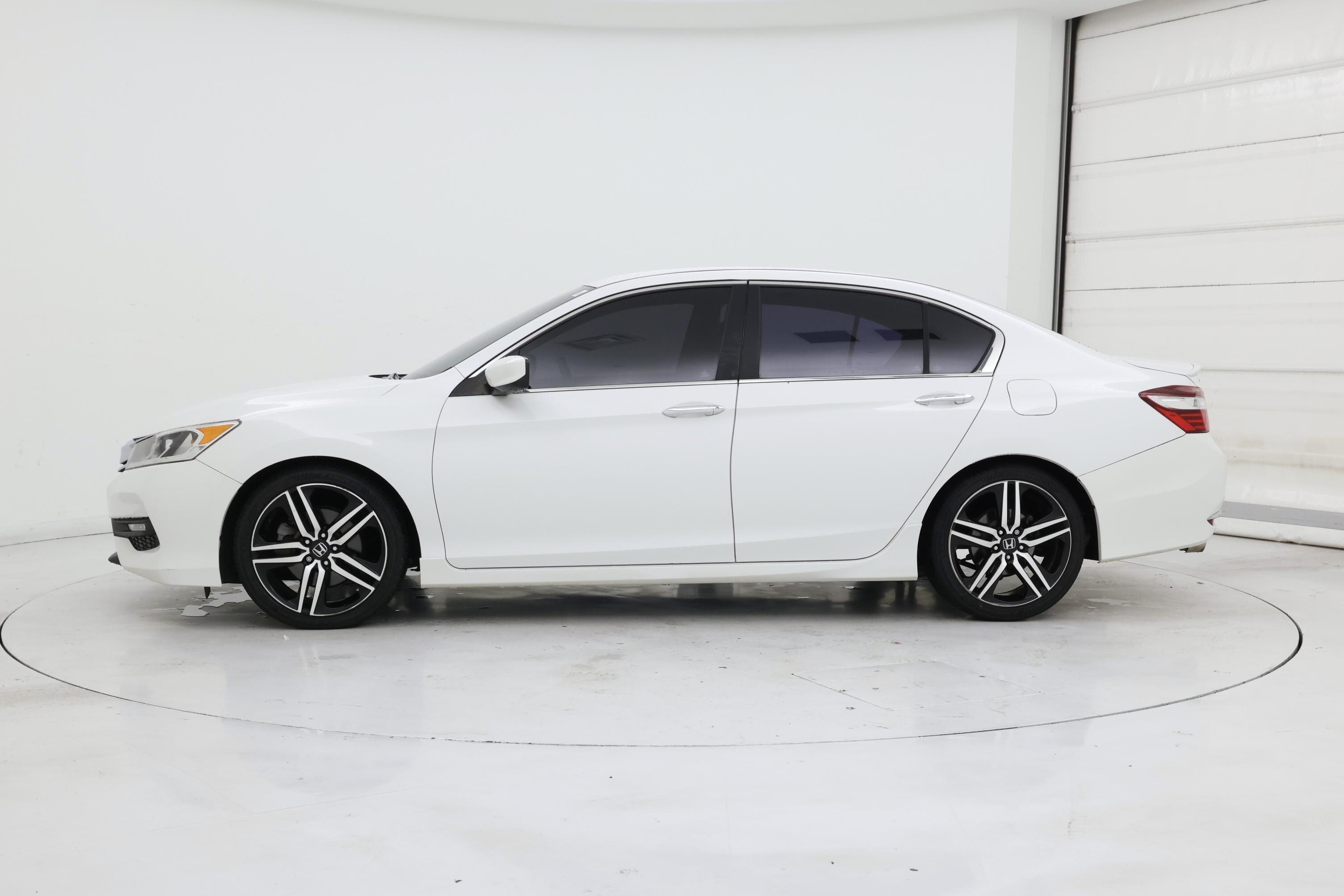 Thumbnail: 2017 Honda Accord - 3