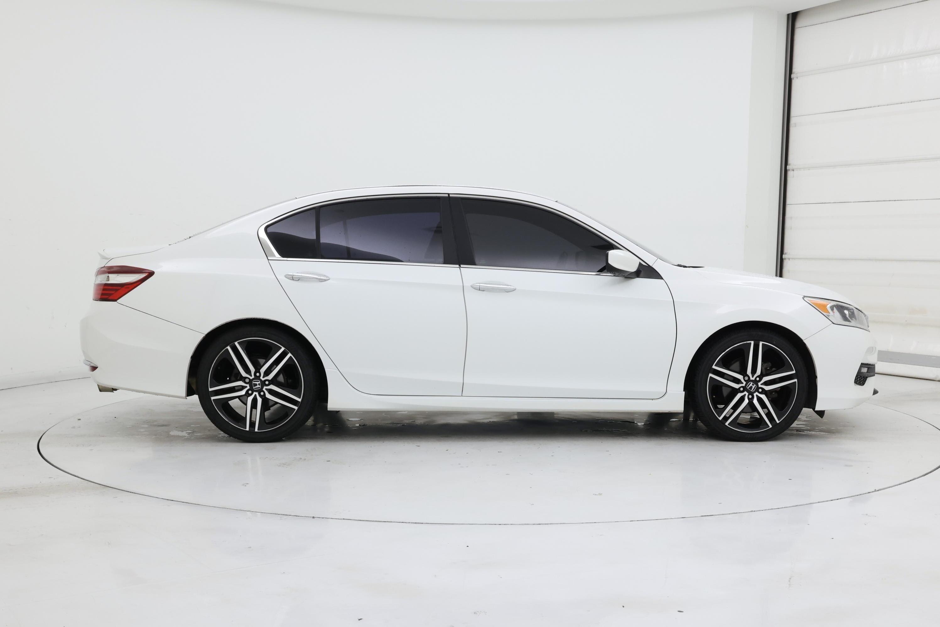 Thumbnail: 2017 Honda Accord - 7