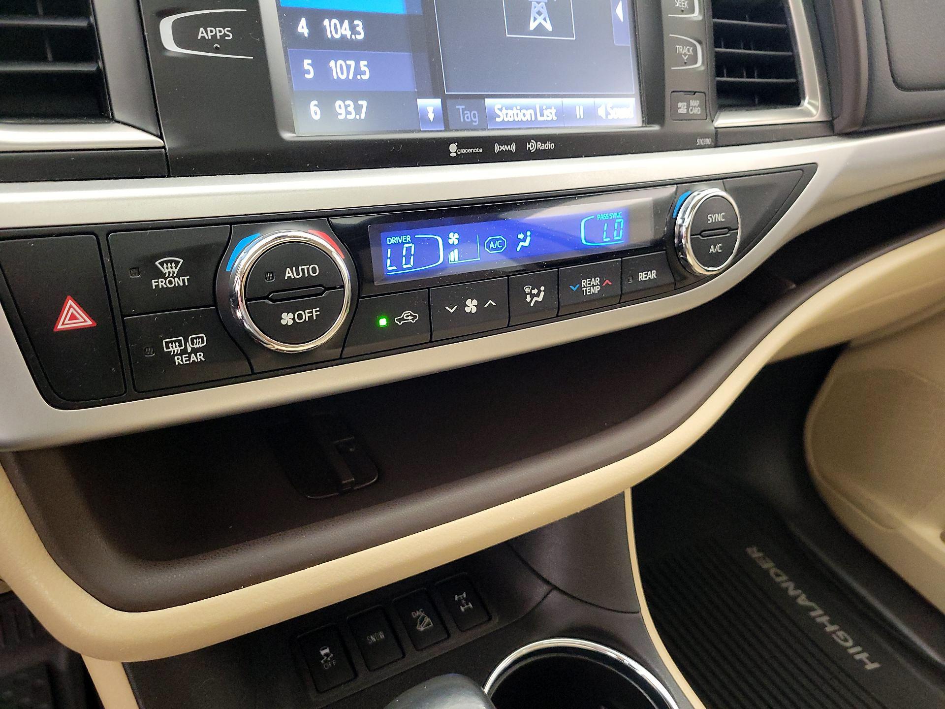 Thumbnail: 2018 Toyota Highlander - 16