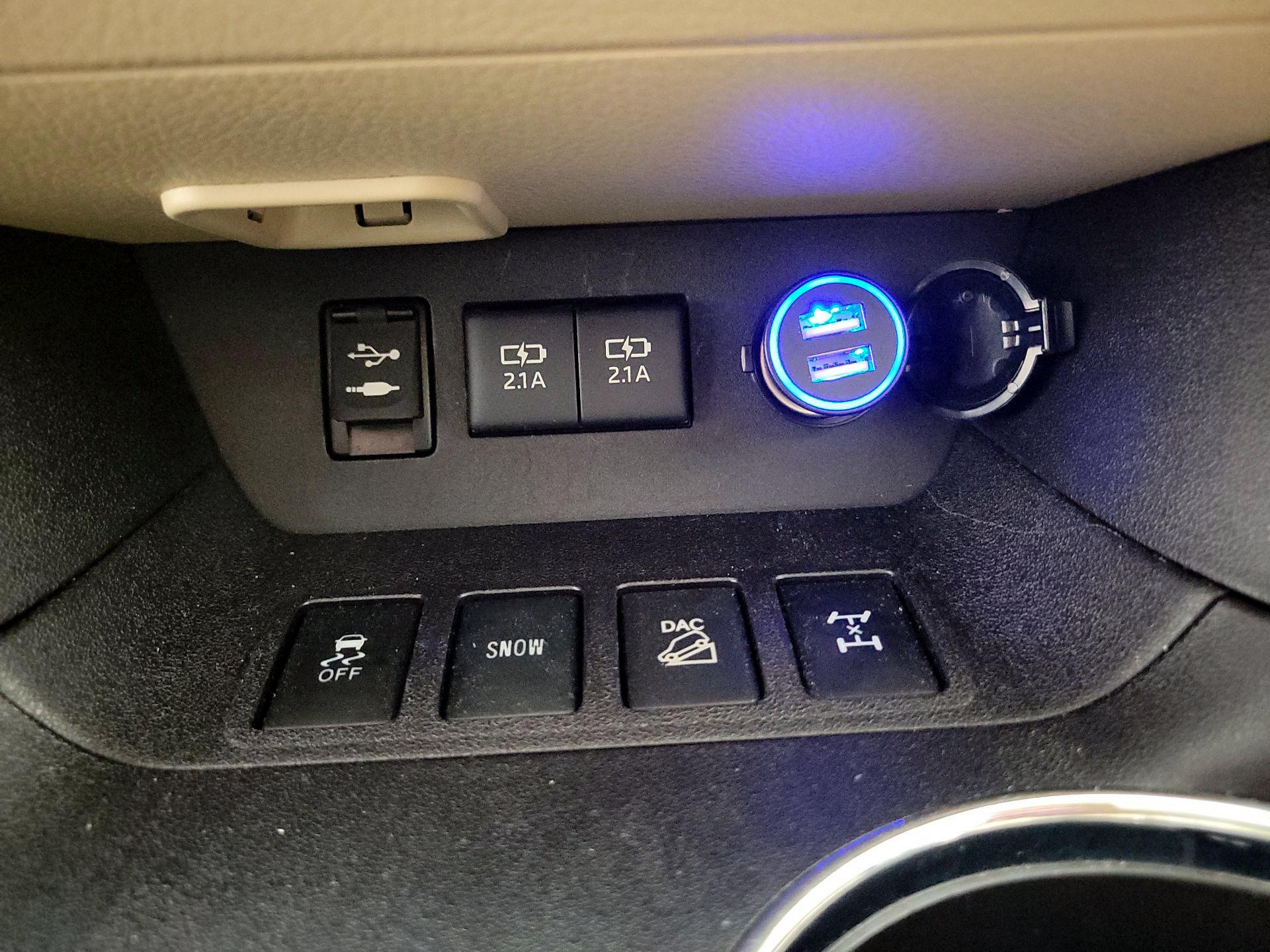 Thumbnail: 2018 Toyota Highlander - 18