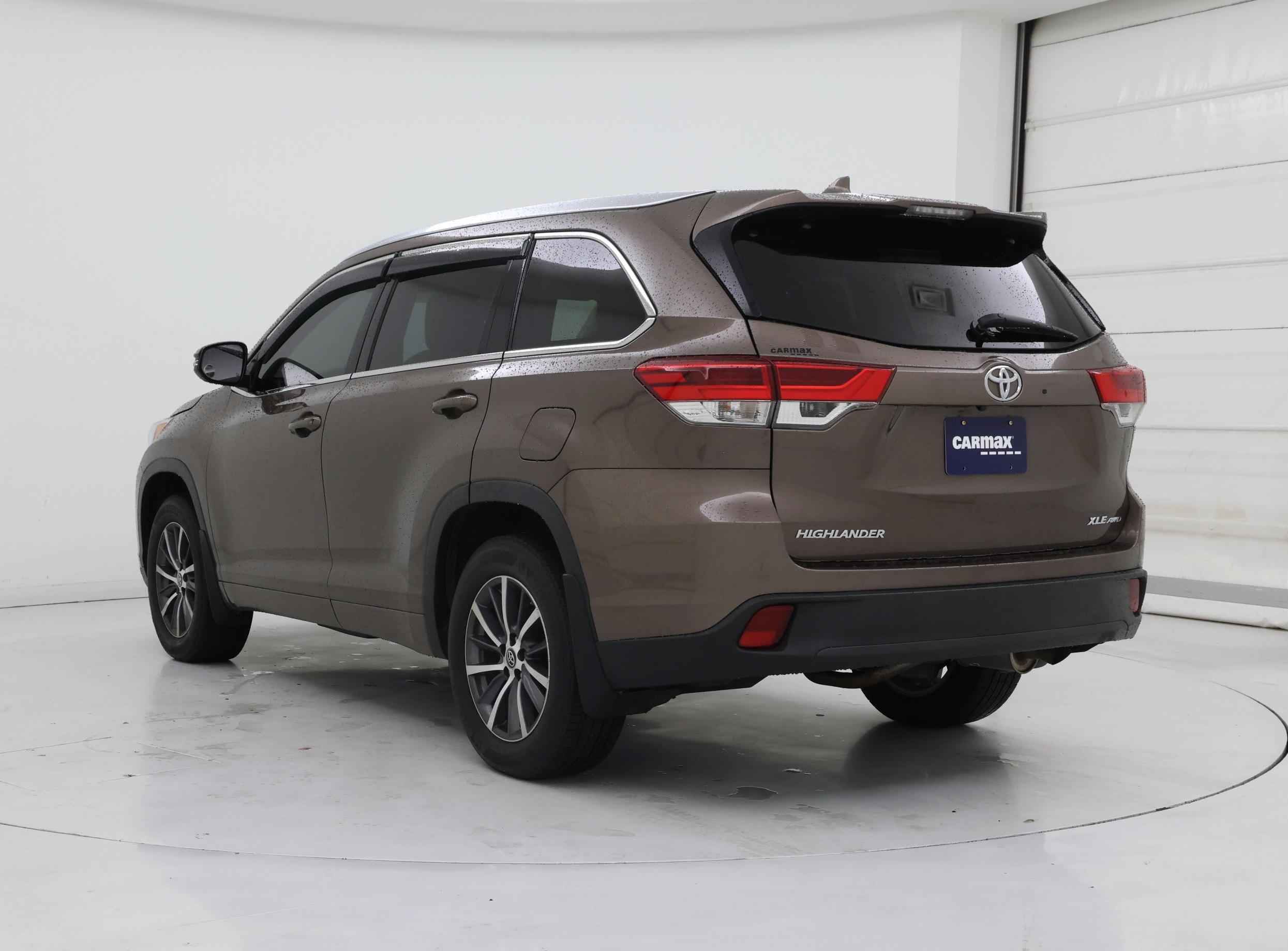 Thumbnail: 2018 Toyota Highlander - 2