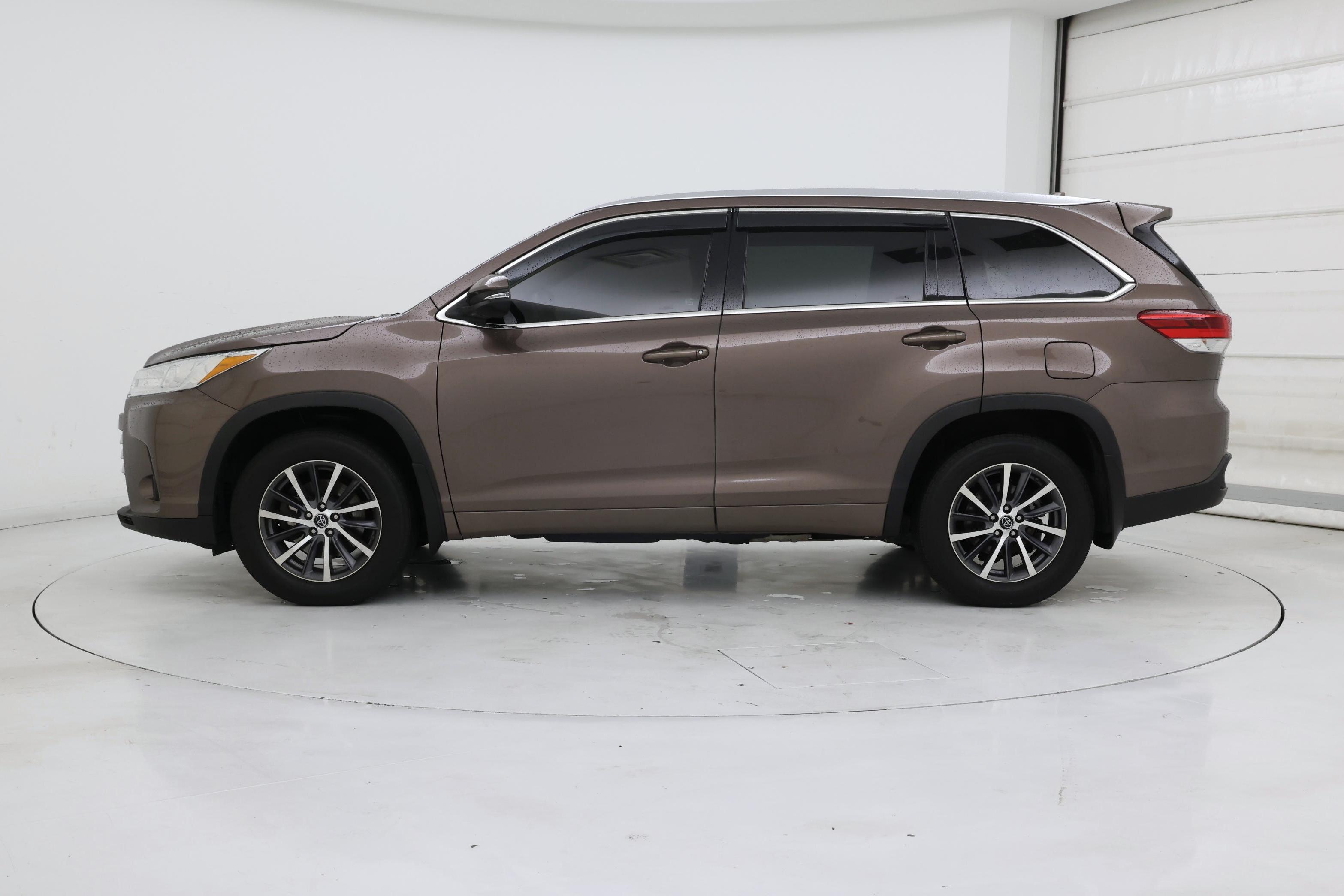 Thumbnail: 2018 Toyota Highlander - 3