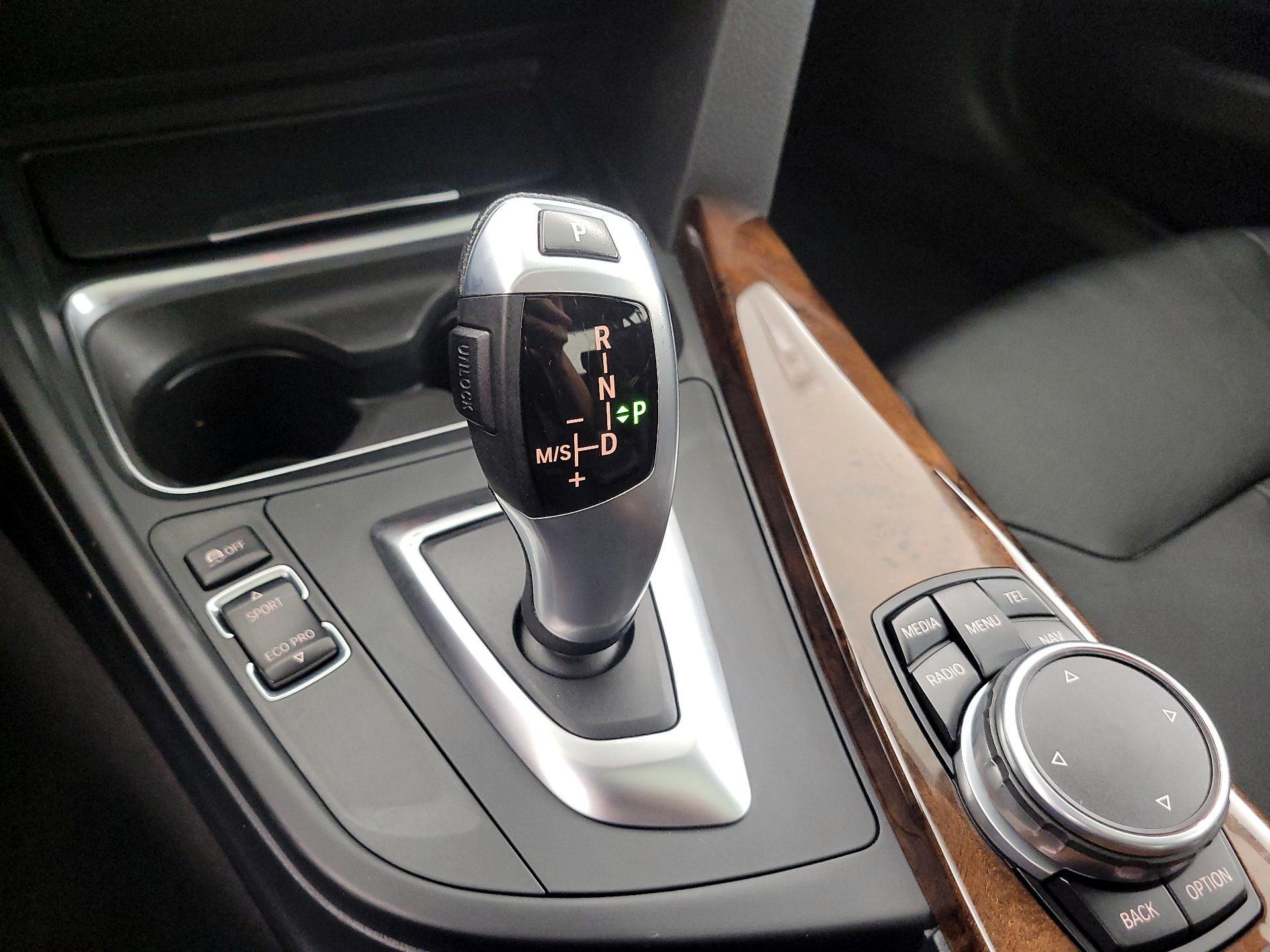 Thumbnail: 2015 BMW 3 Series - 17