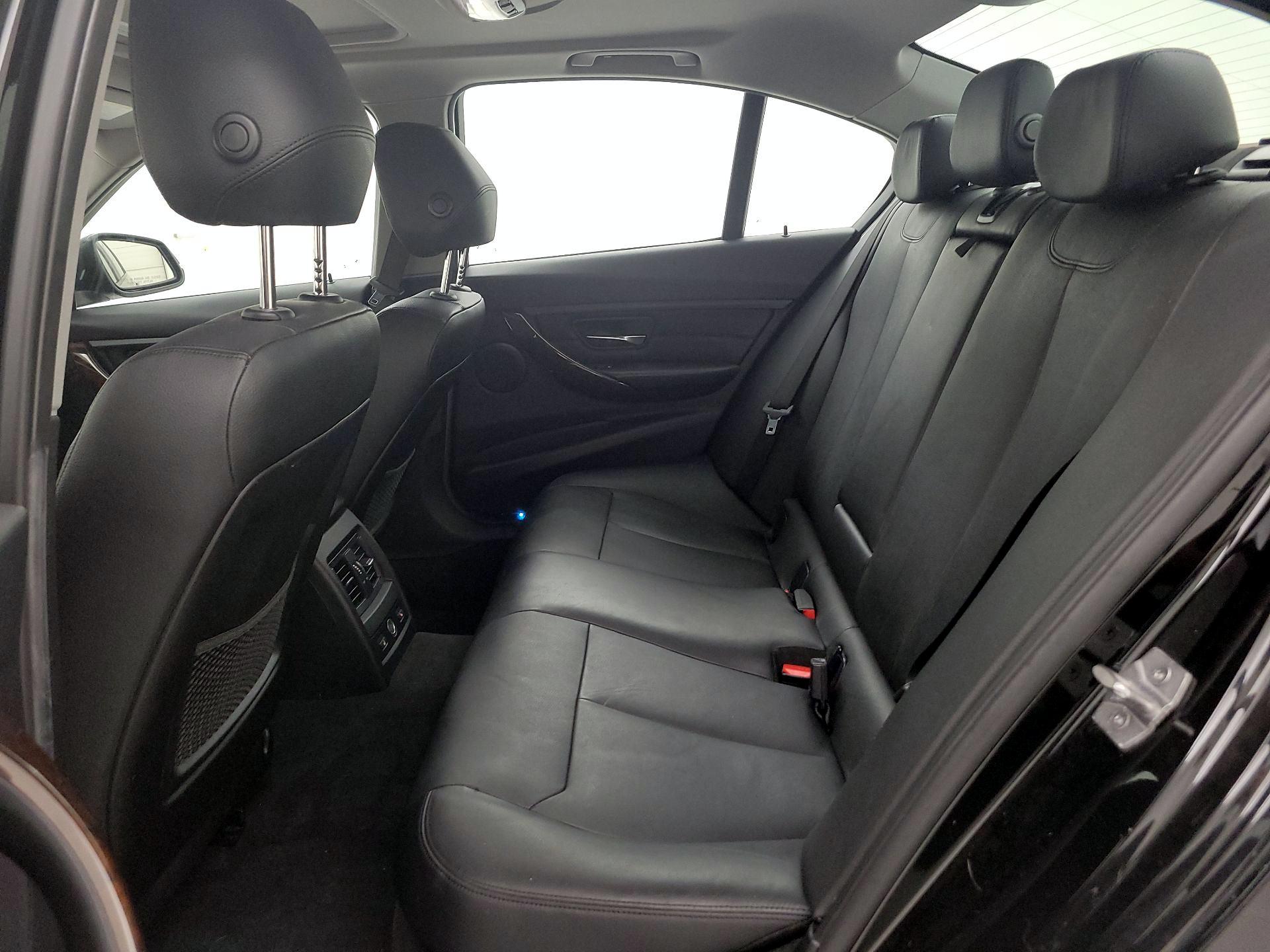 Thumbnail: 2015 BMW 3 Series - 19