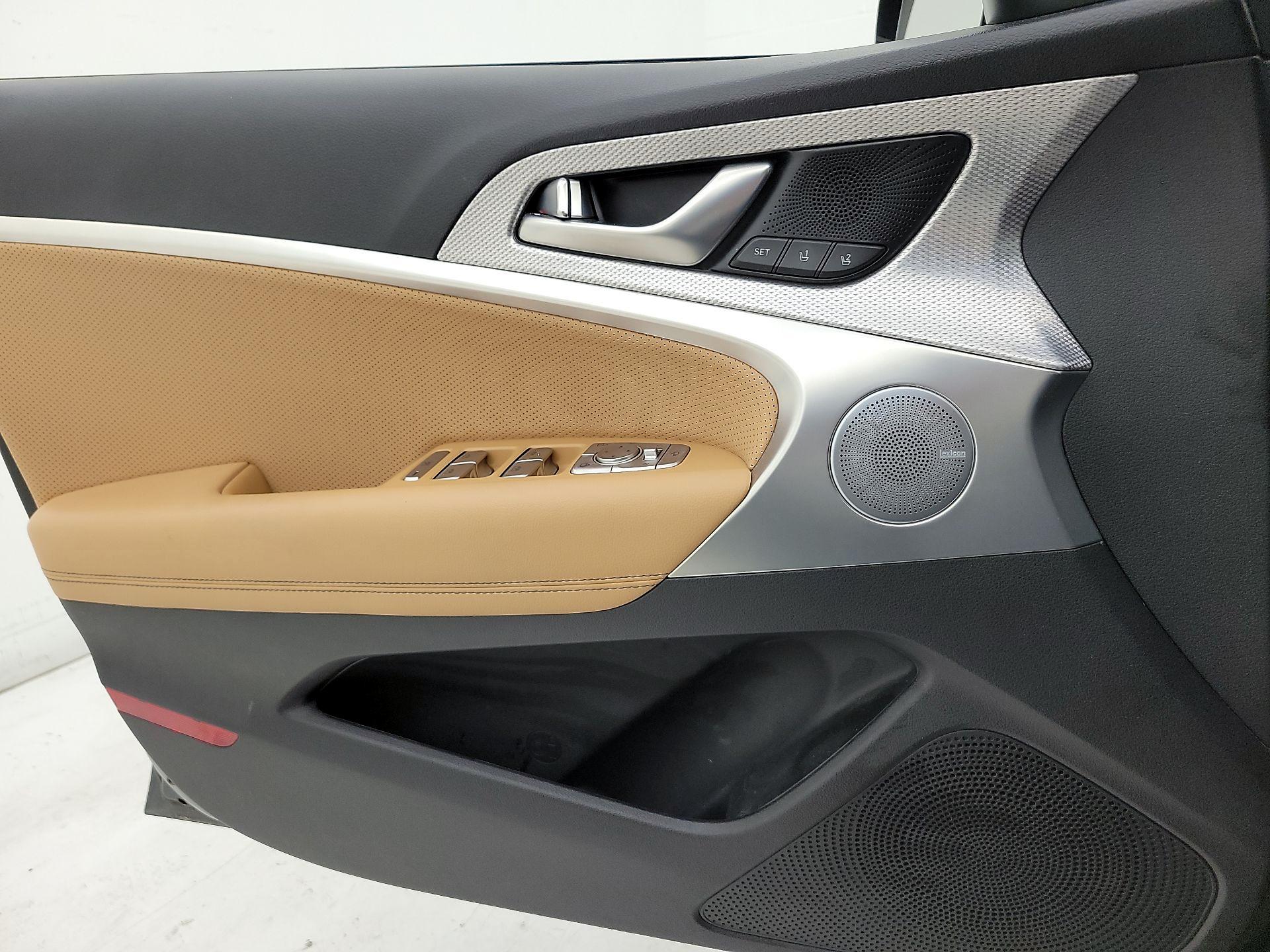 Thumbnail: 2022 Genesis G70 - 12