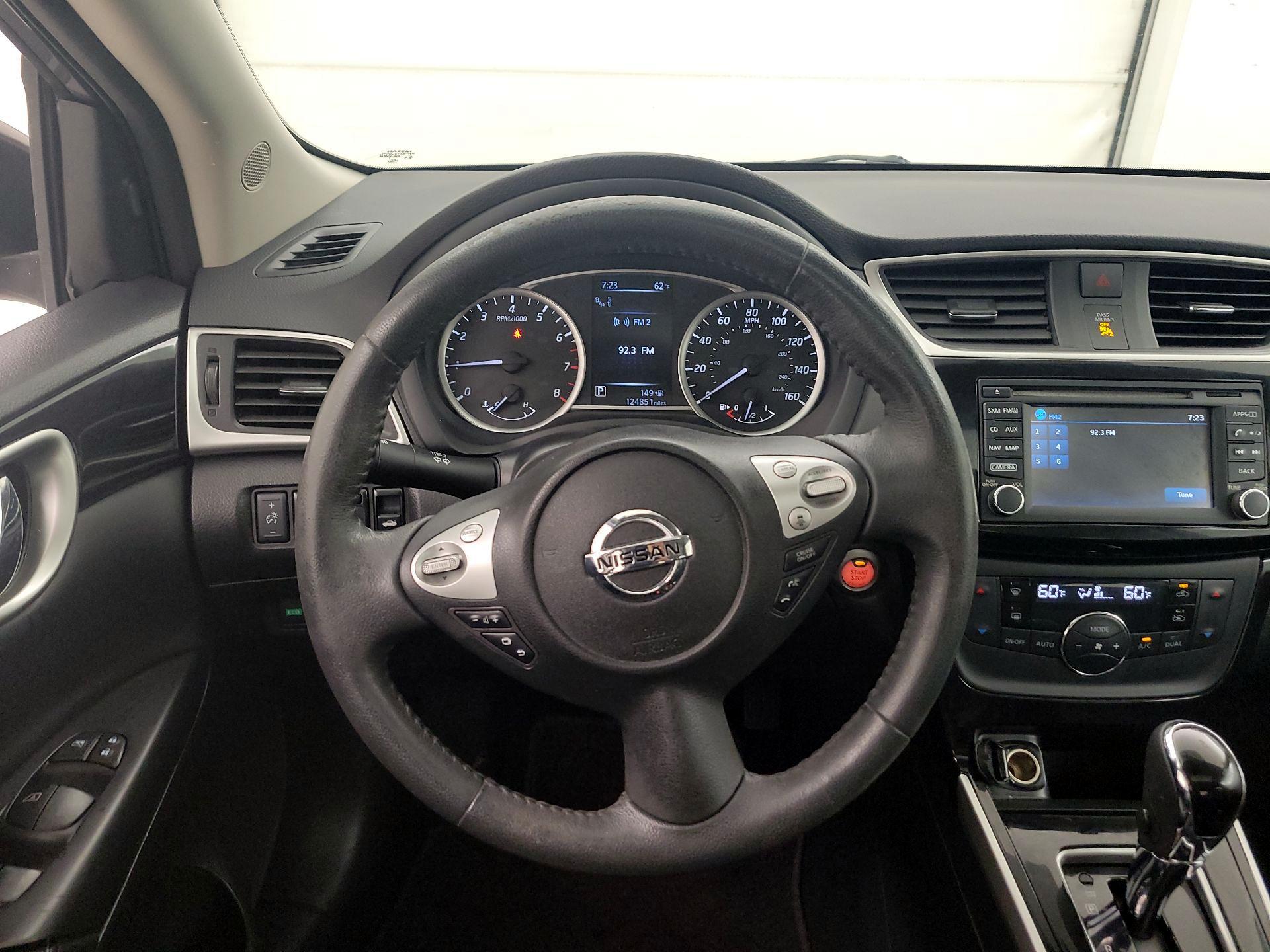 Thumbnail: 2016 Nissan Sentra - 10