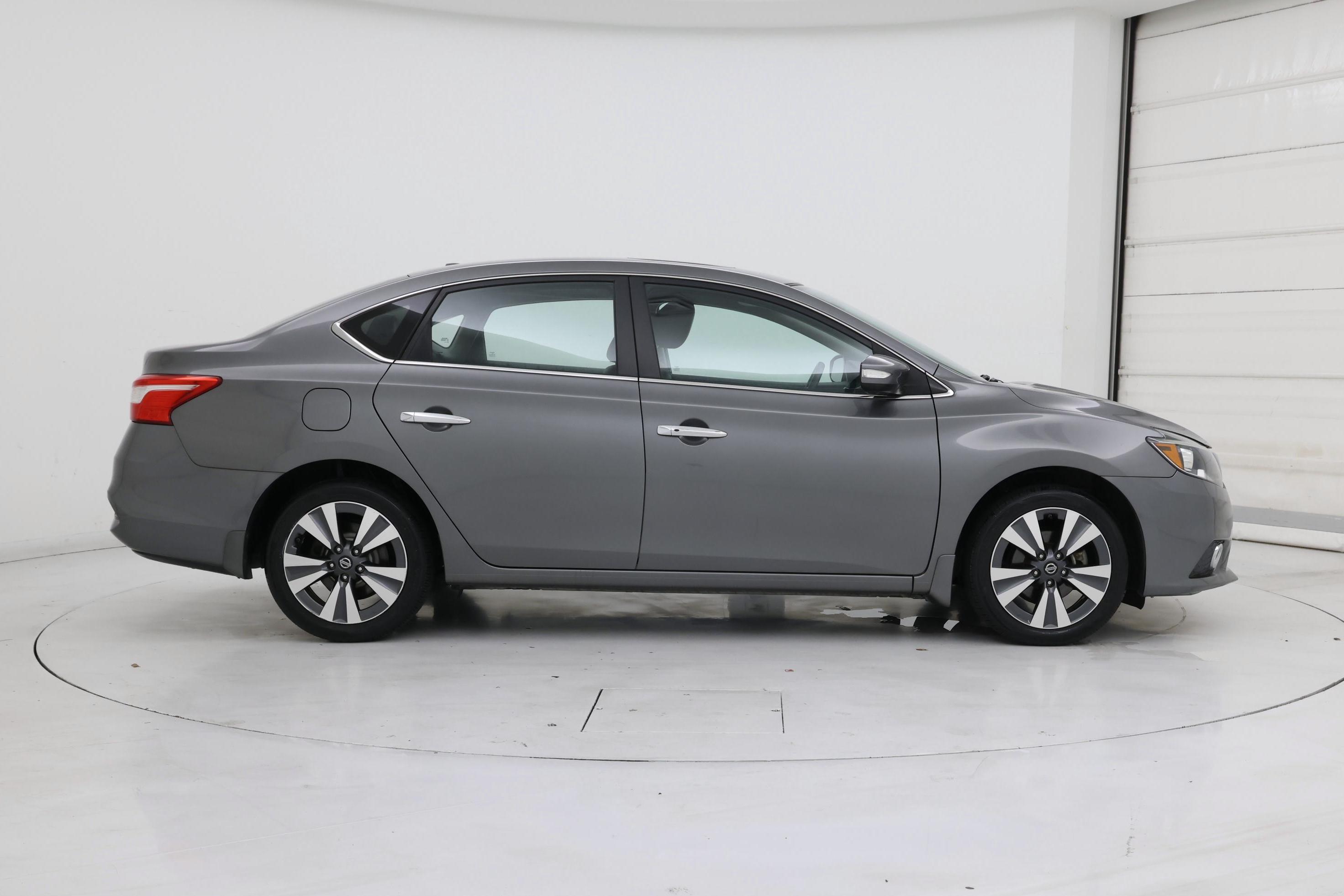 Thumbnail: 2016 Nissan Sentra - 7