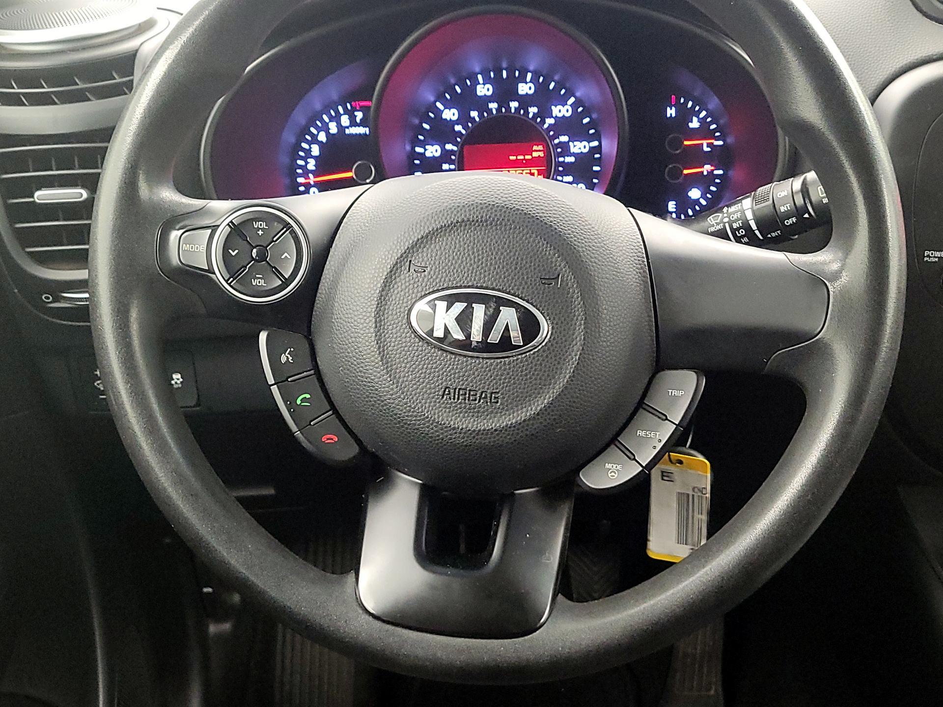 Thumbnail: 2016 Kia Soul - 10