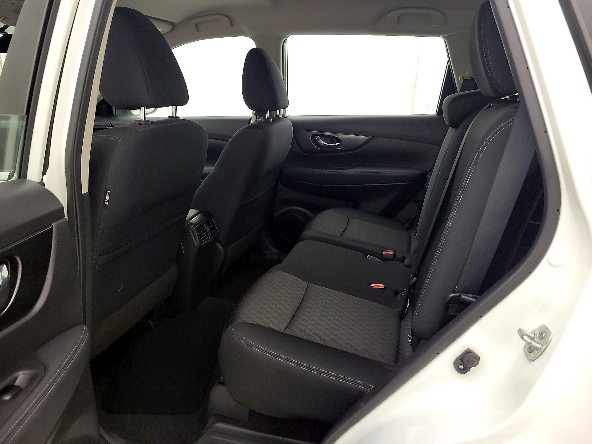 Thumbnail: 2018 Nissan Rogue - 19