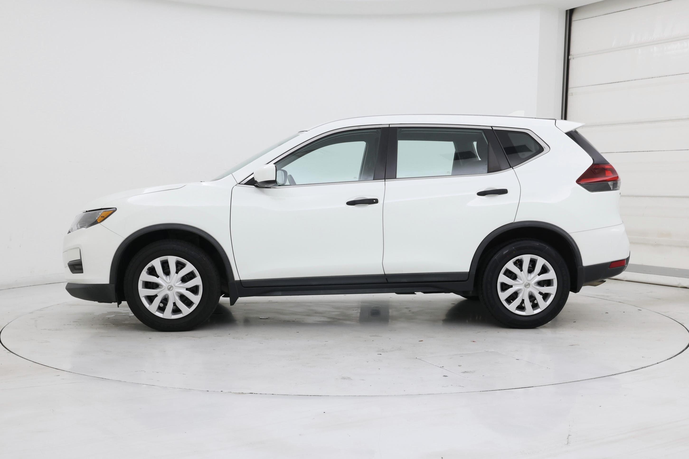 Thumbnail: 2018 Nissan Rogue - 3
