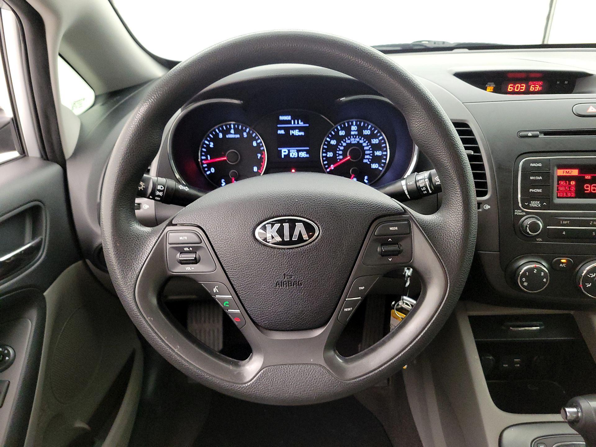 Thumbnail: 2016 Kia Forte - 10