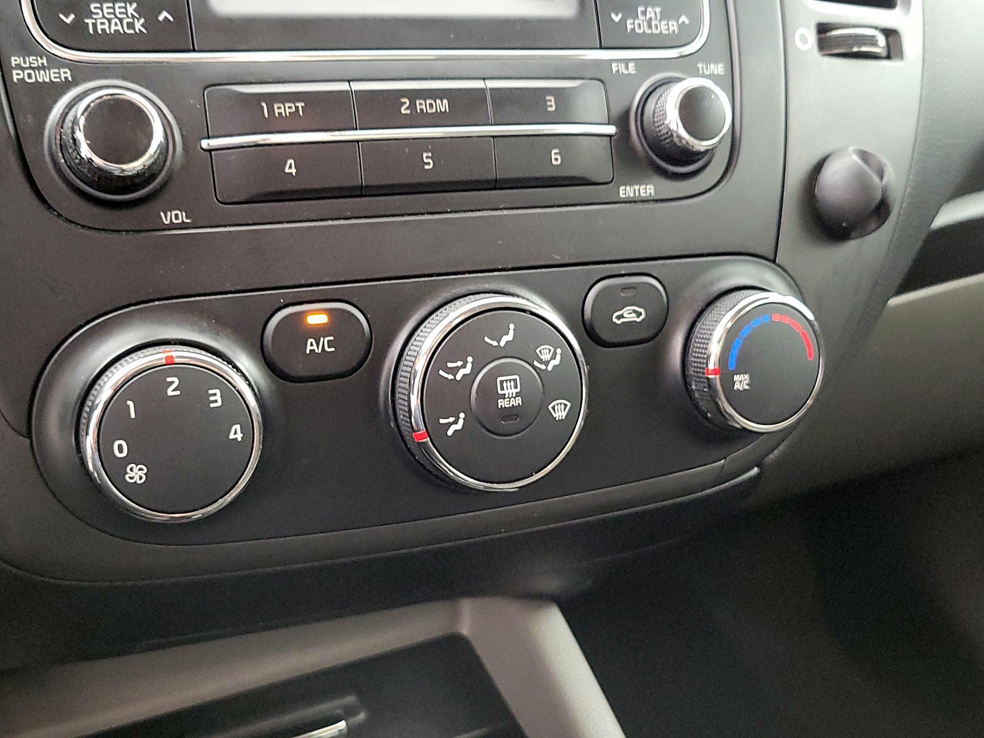 Thumbnail: 2016 Kia Forte - 15