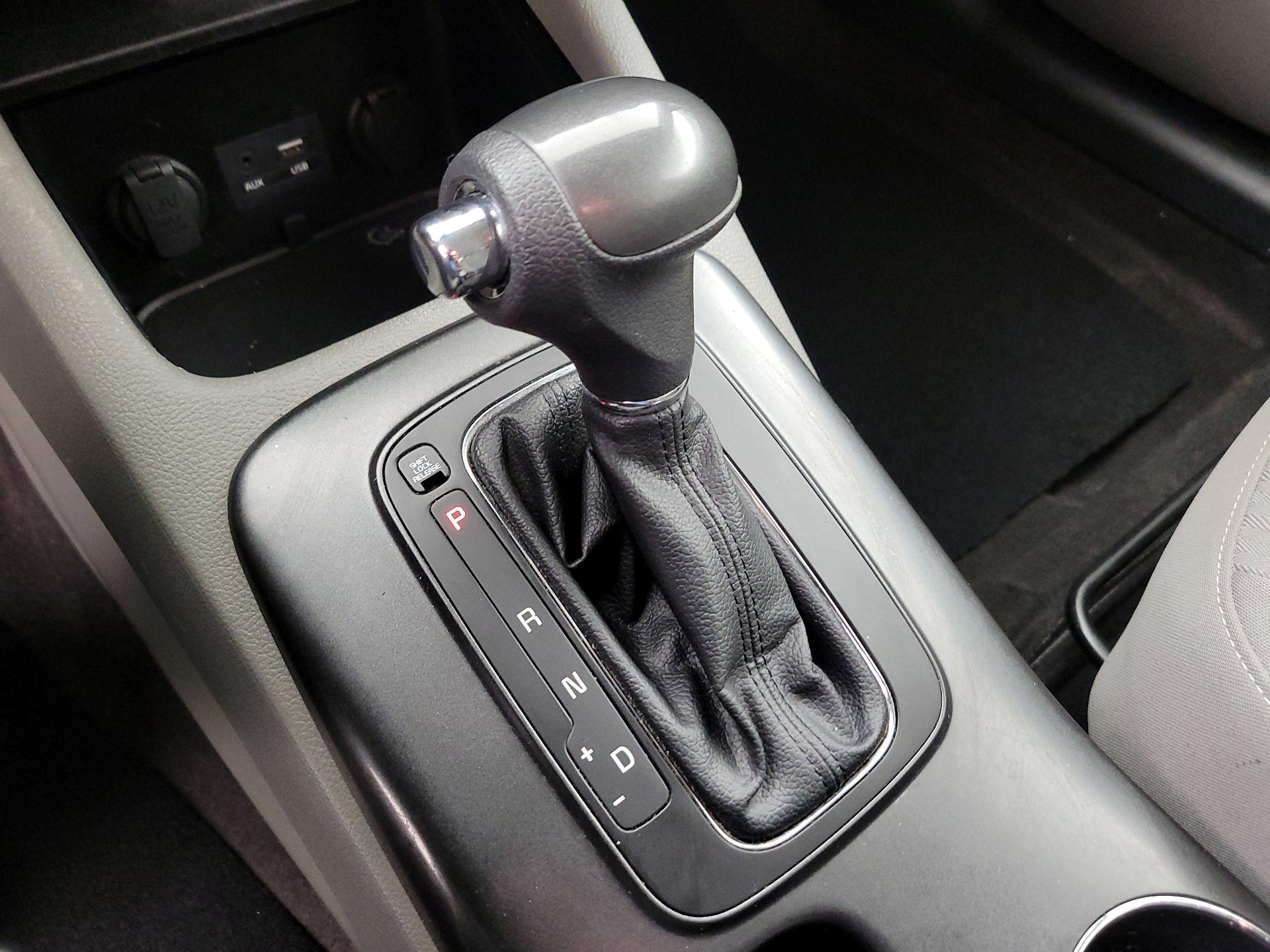 Thumbnail: 2016 Kia Forte - 16
