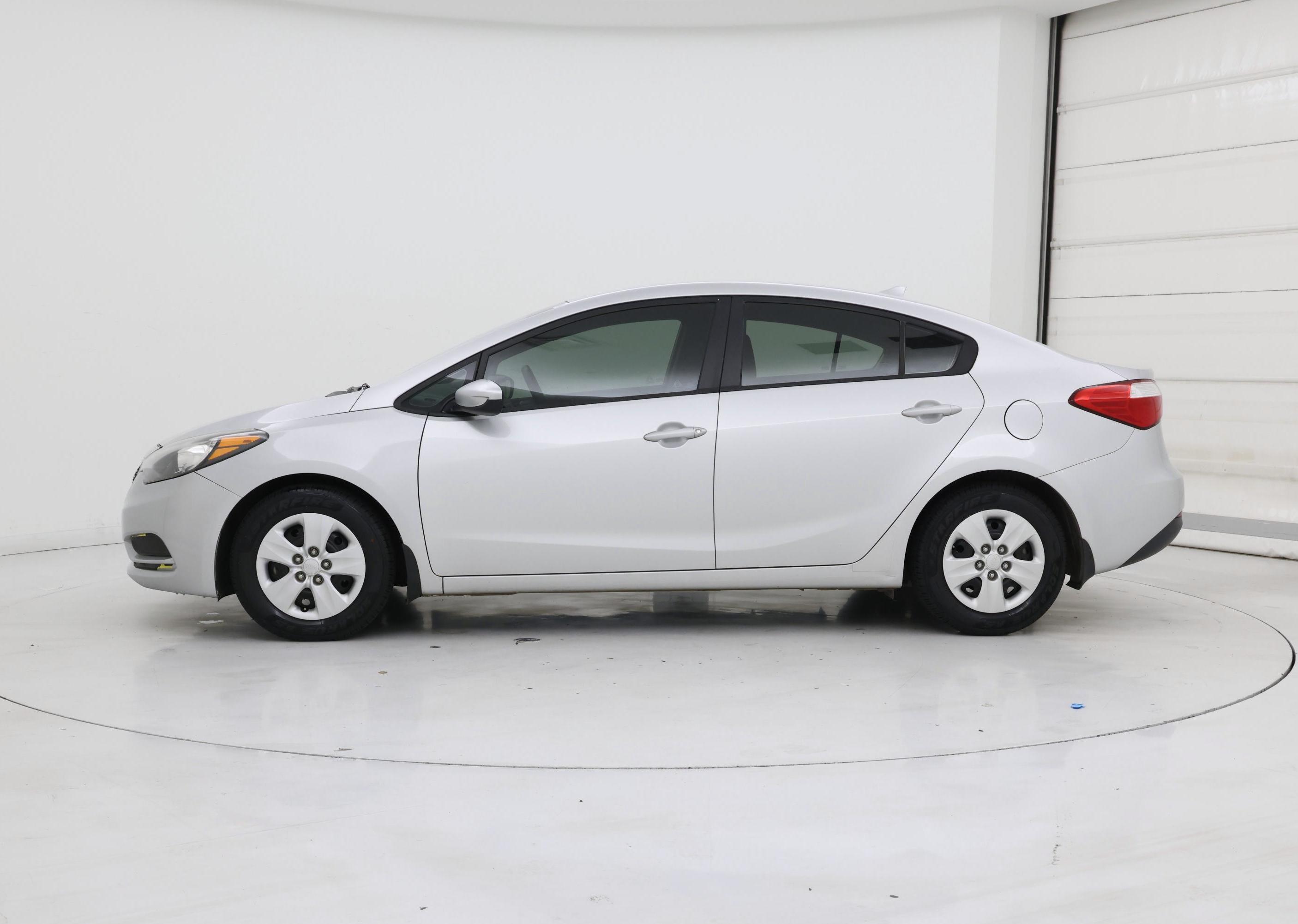 Thumbnail: 2016 Kia Forte - 3