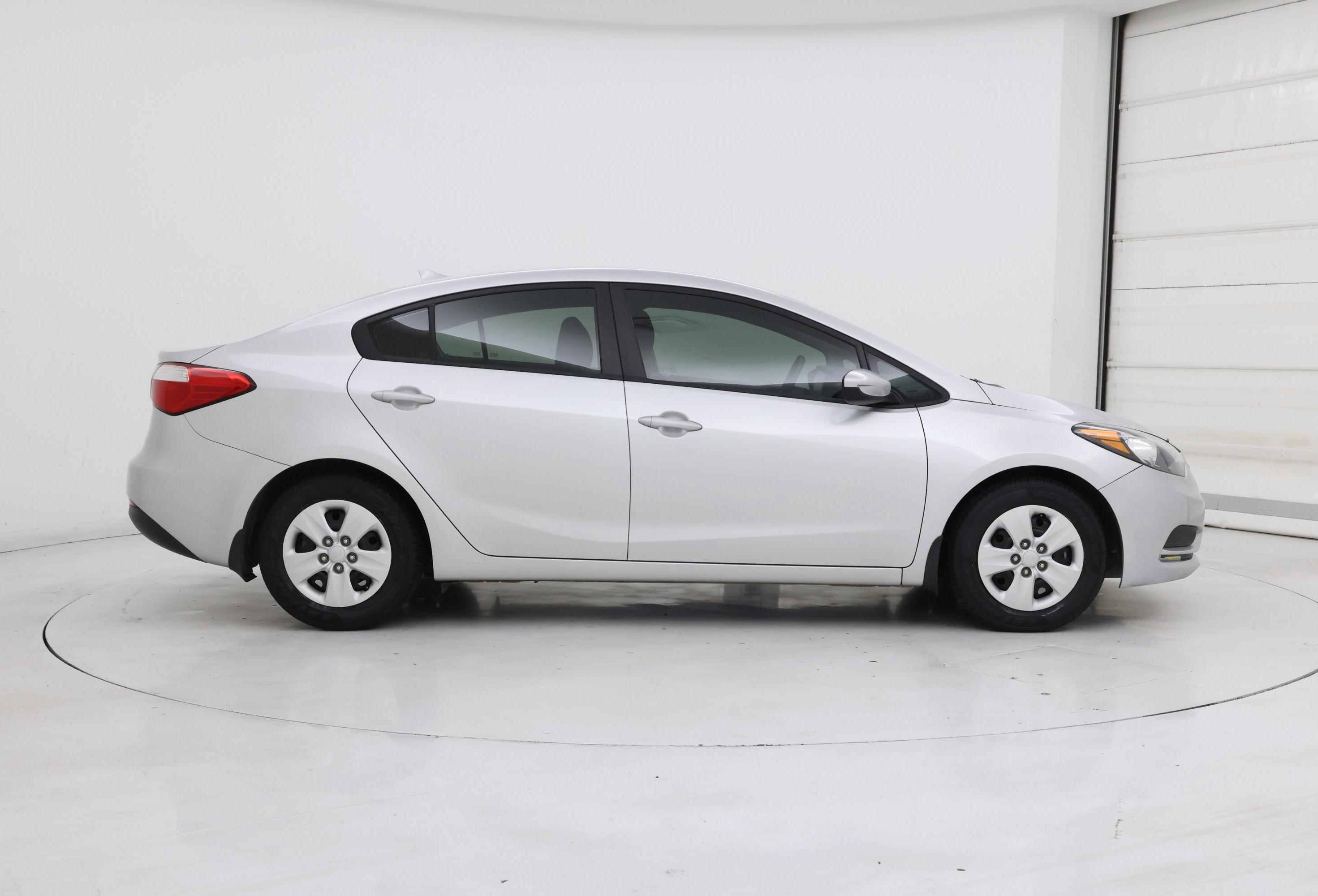 Thumbnail: 2016 Kia Forte - 7