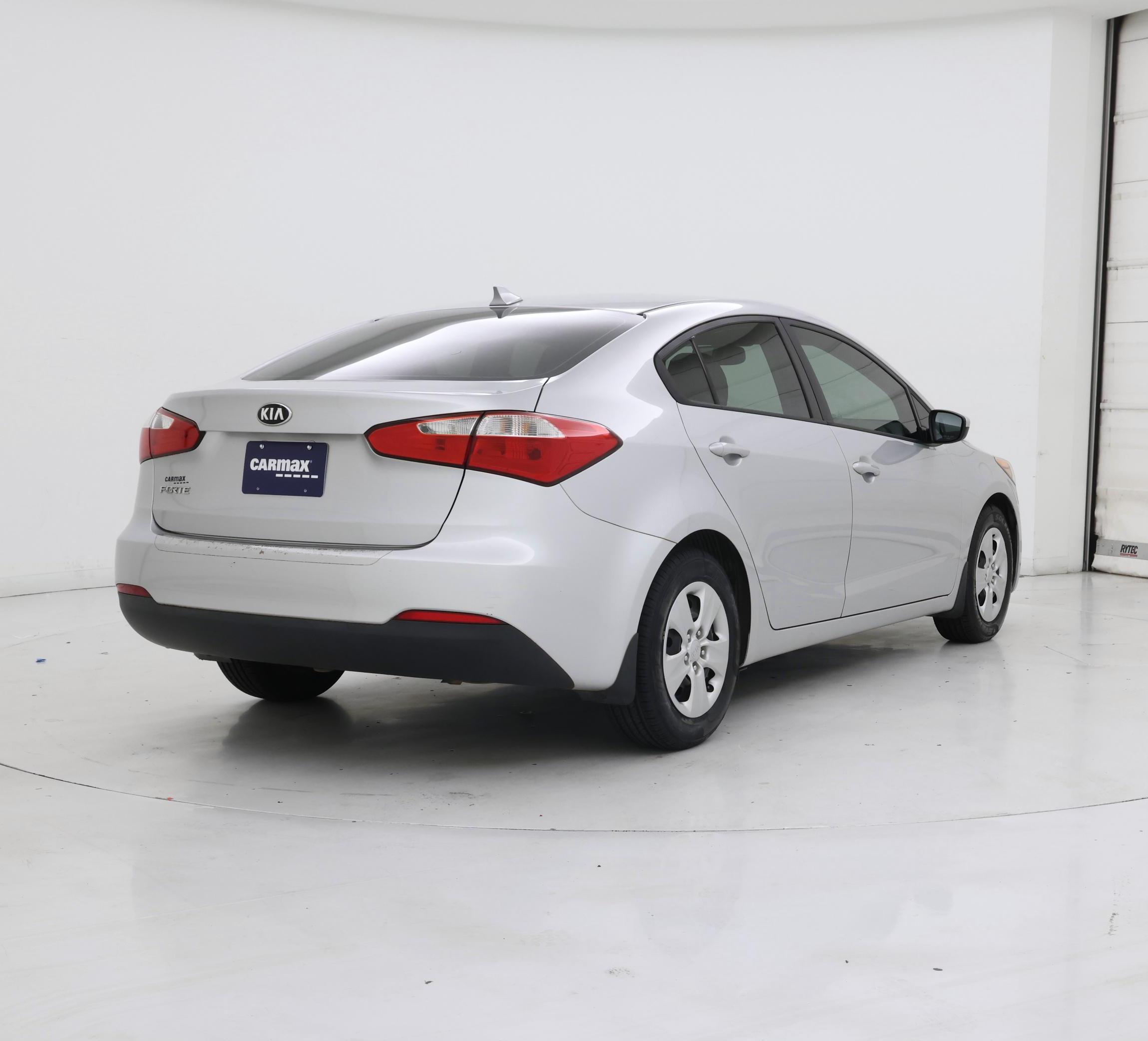 Thumbnail: 2016 Kia Forte - 8