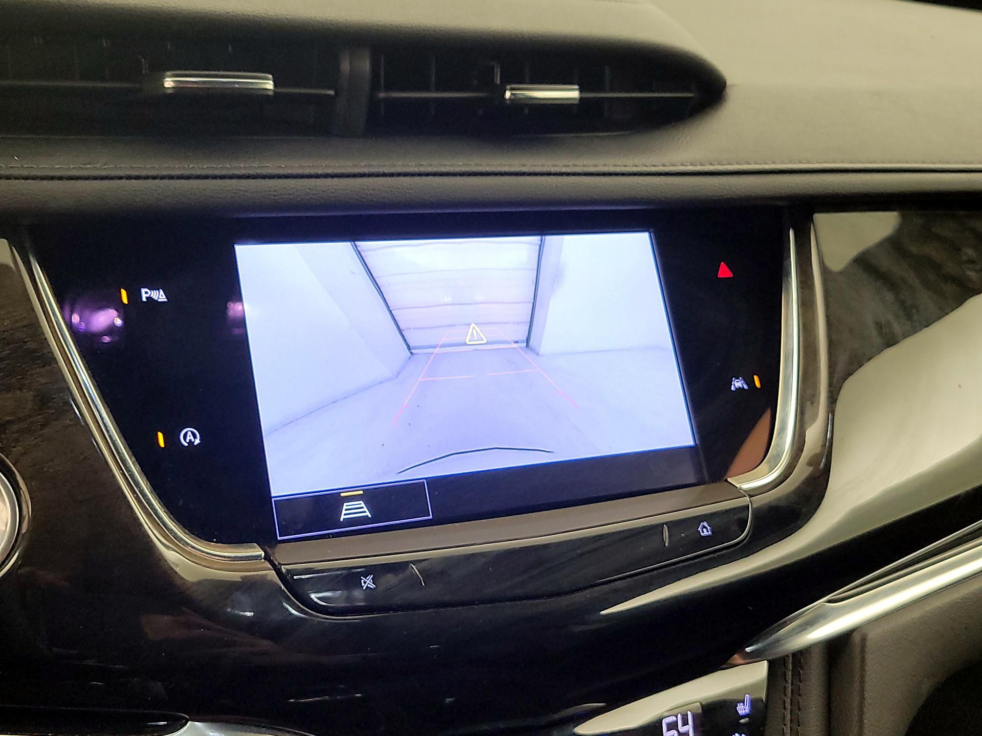 Thumbnail: 2023 Cadillac XT6 - 13