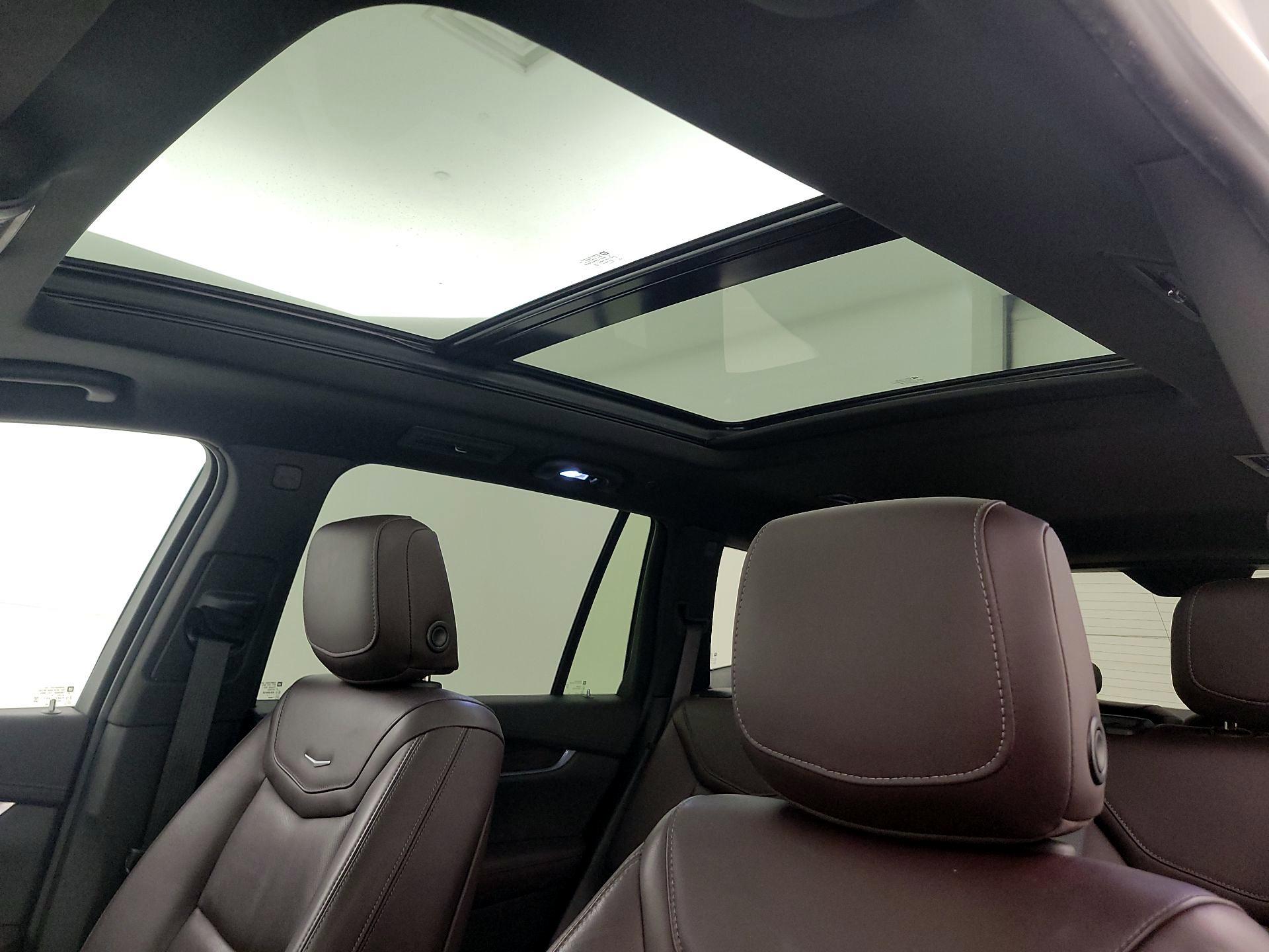Thumbnail: 2023 Cadillac XT6 - 18