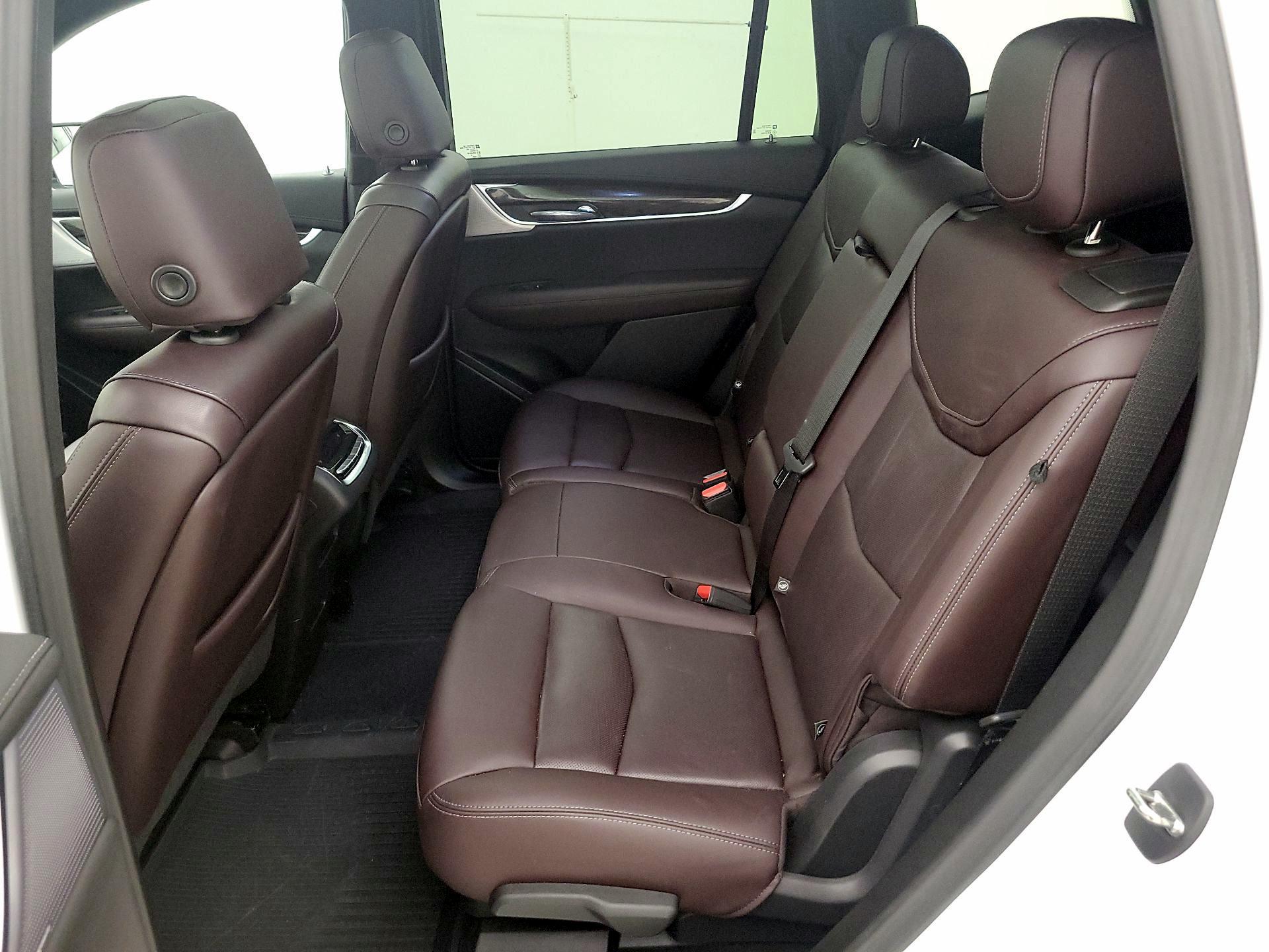 Thumbnail: 2023 Cadillac XT6 - 19