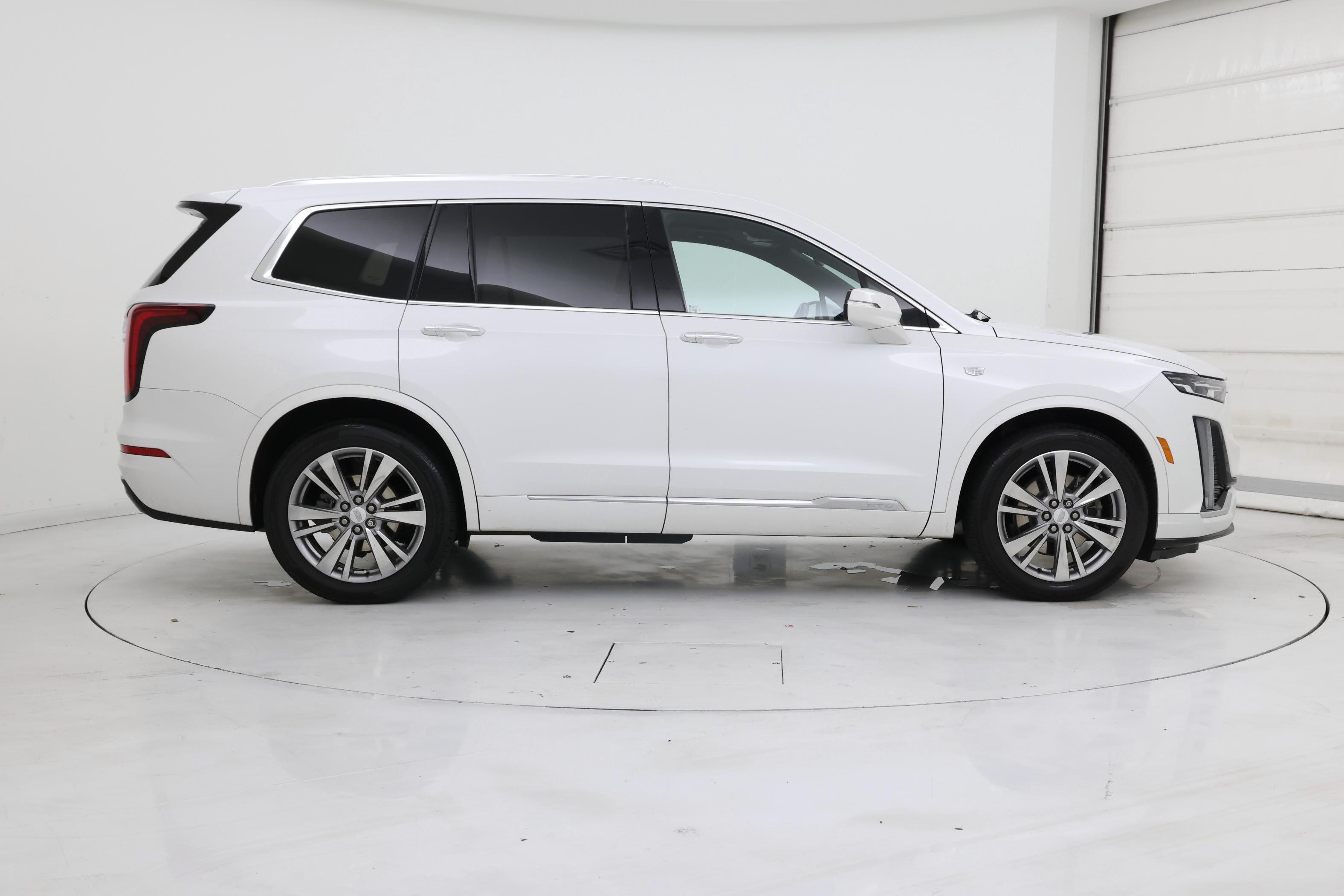 Thumbnail: 2023 Cadillac XT6 - 7