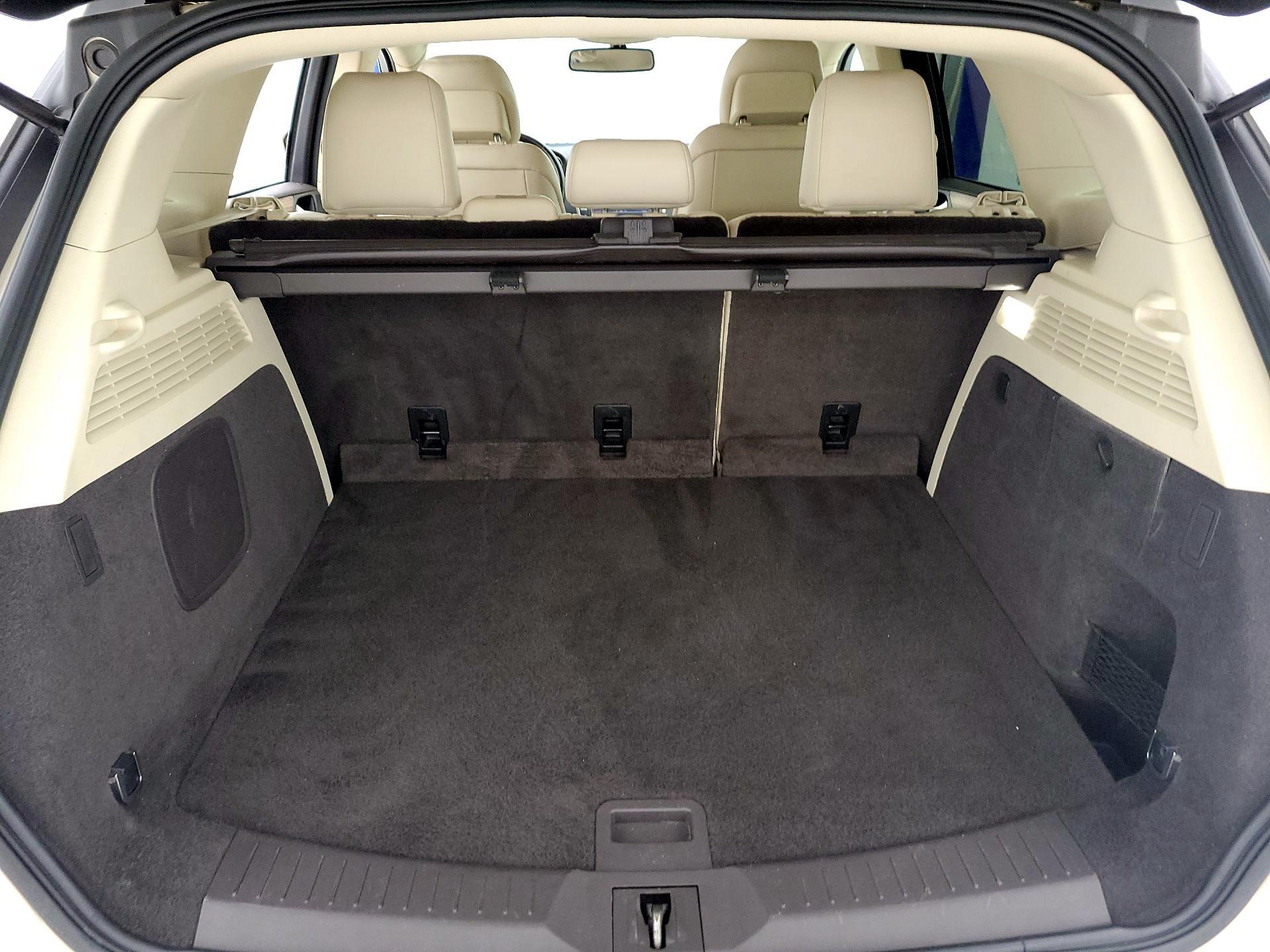 Thumbnail: 2015 Lincoln MKC - 20