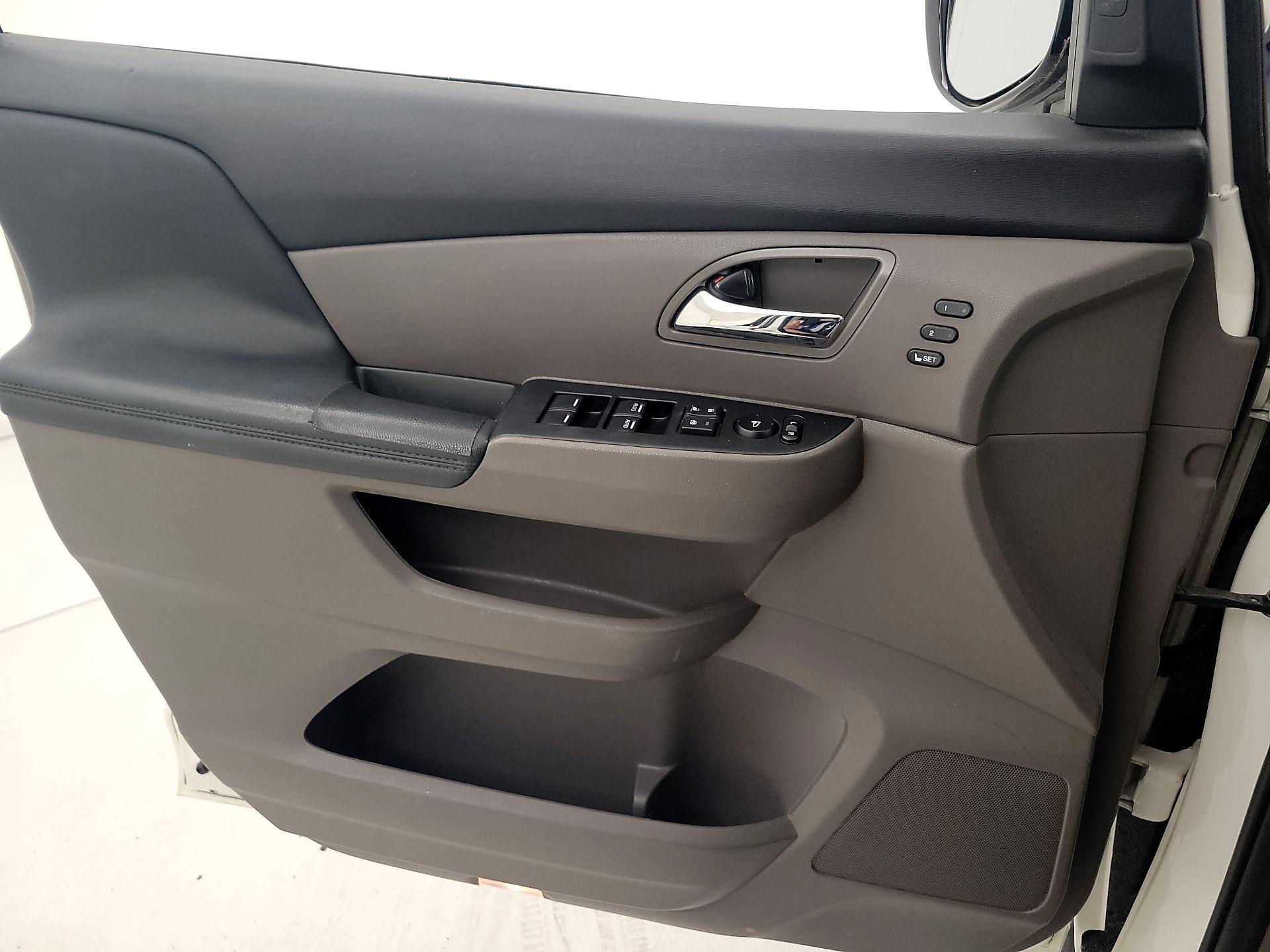 Thumbnail: 2015 Honda Odyssey - 12