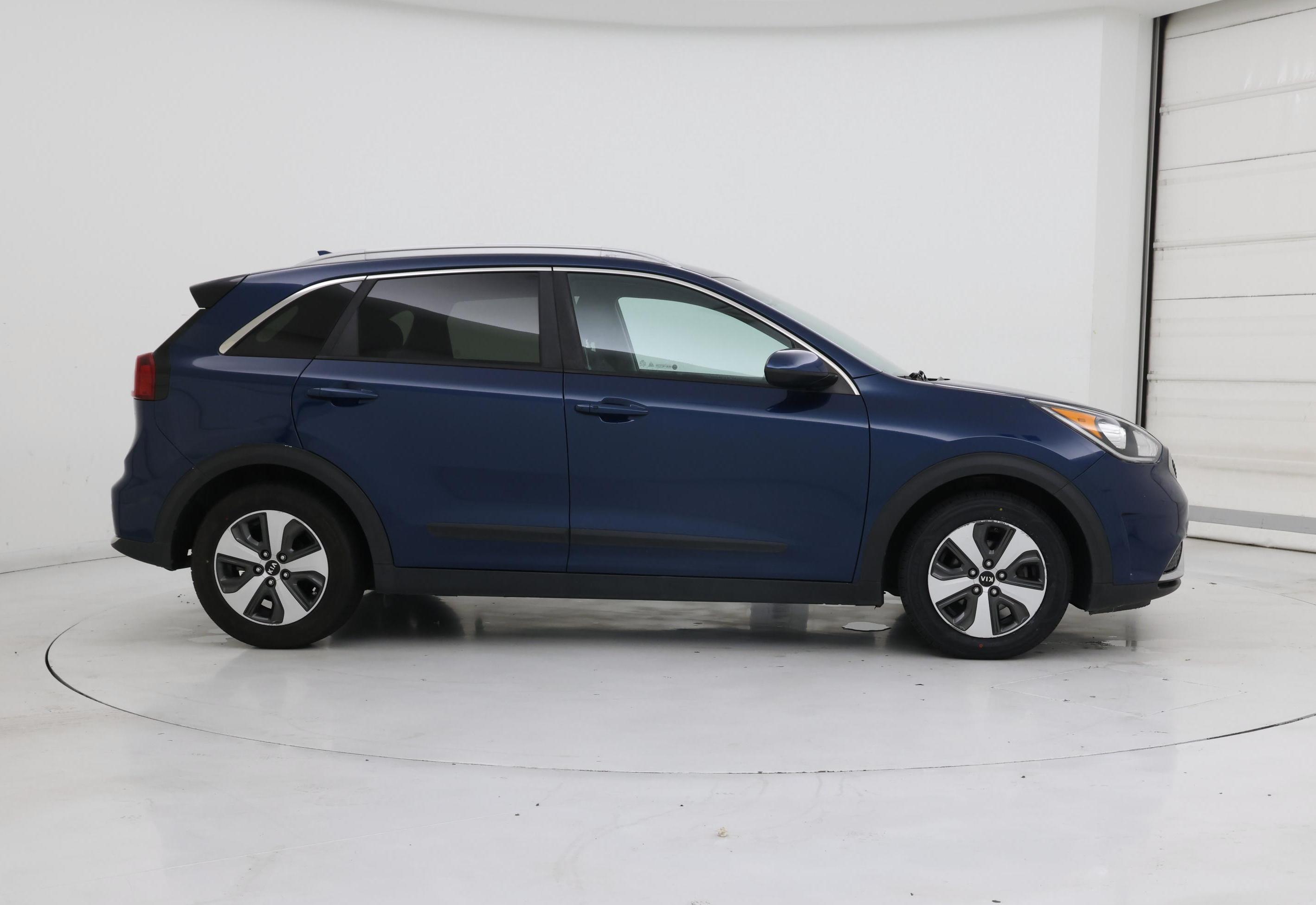 Thumbnail: 2017 Kia Niro - 7