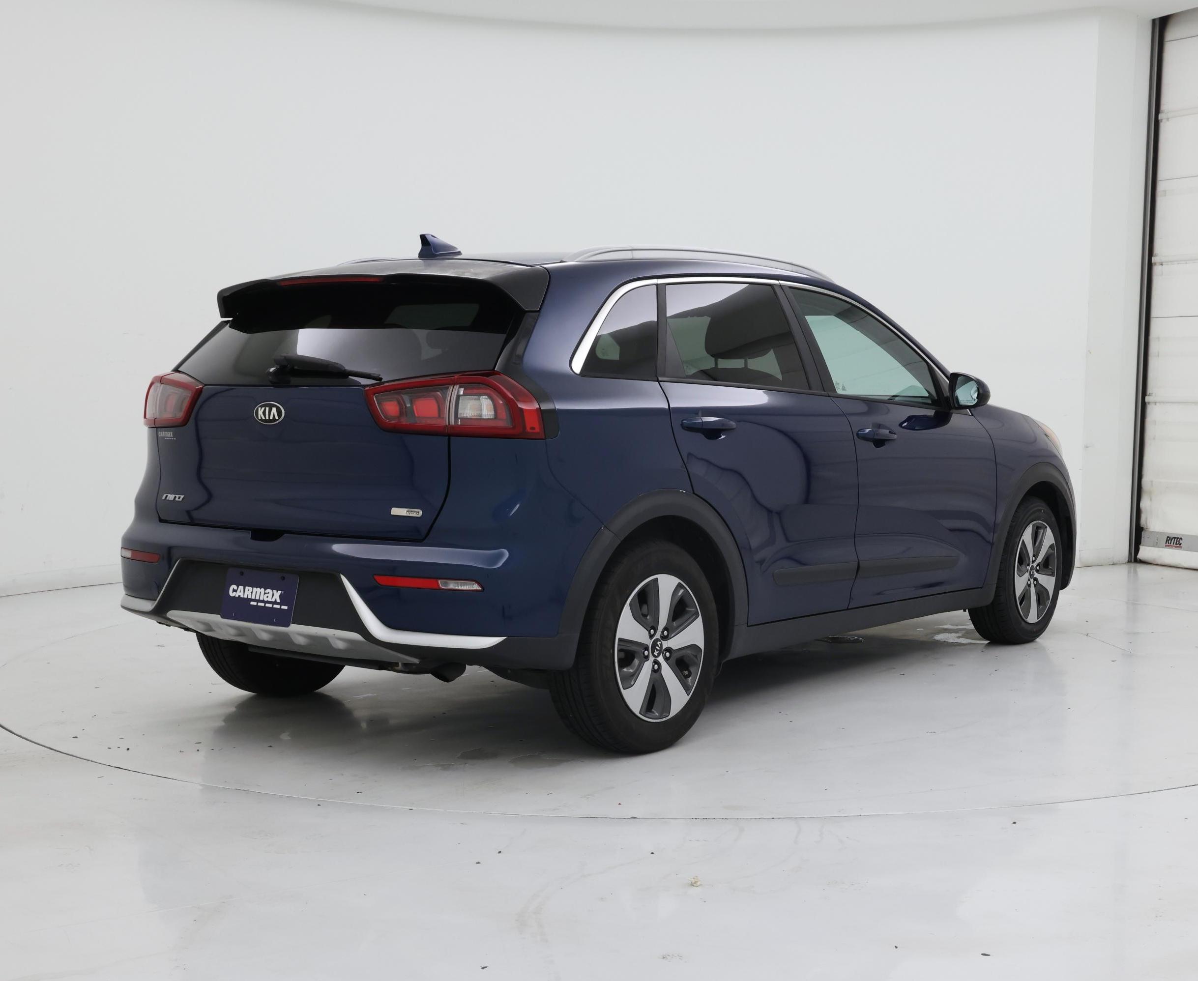 Thumbnail: 2017 Kia Niro - 8