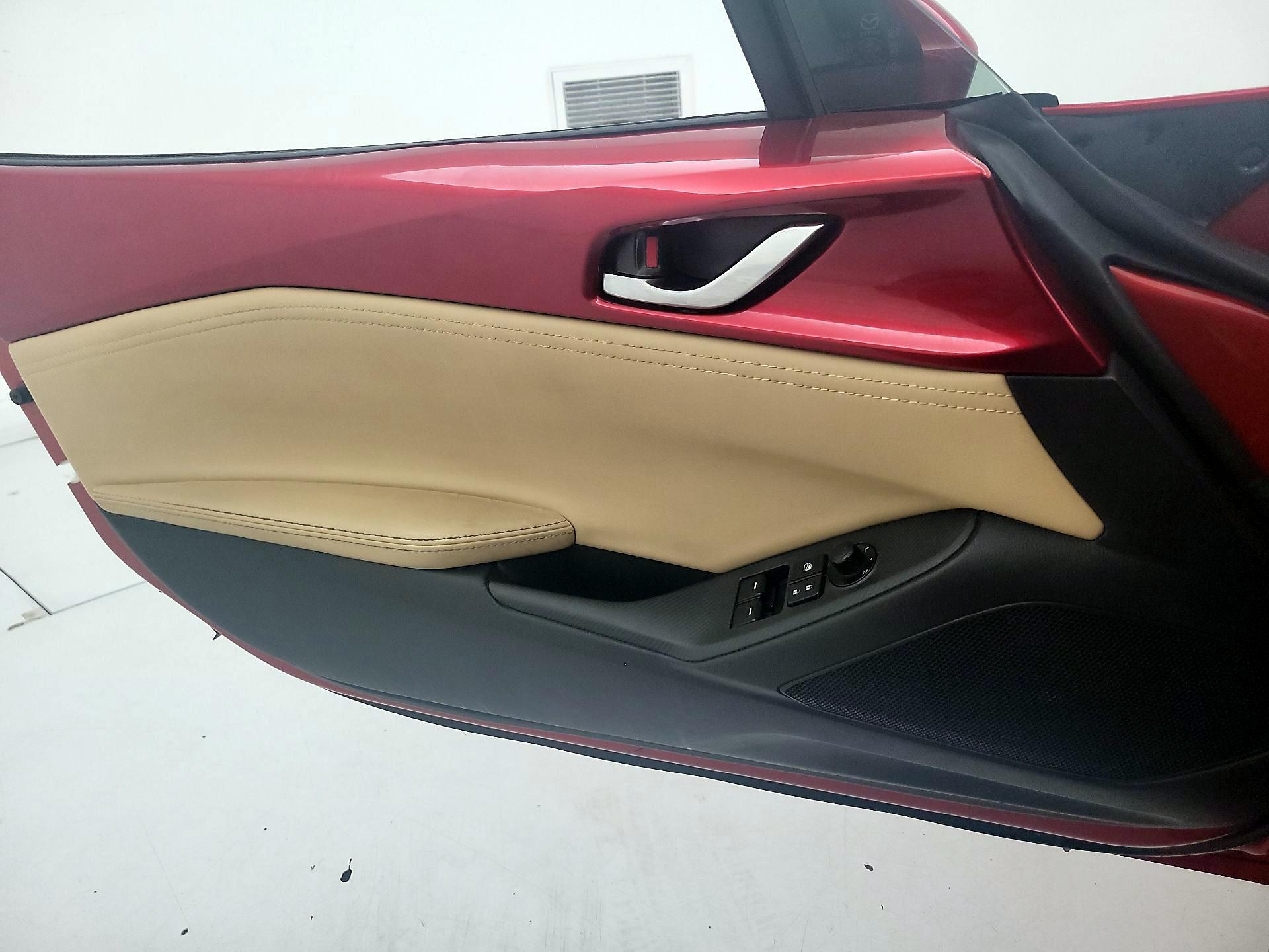 Thumbnail: 2020 Mazda MX-5 Miata - 12