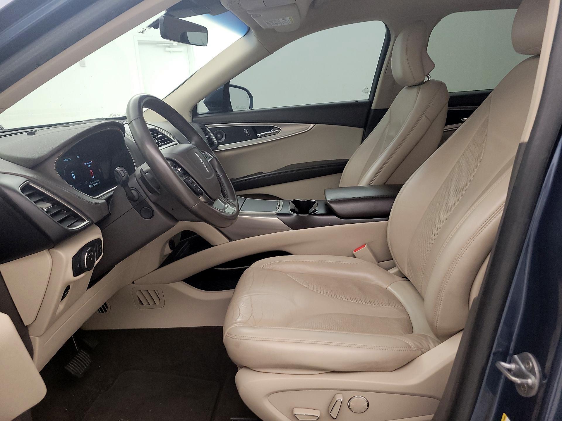 Thumbnail: 2019 Lincoln Nautilus - 11