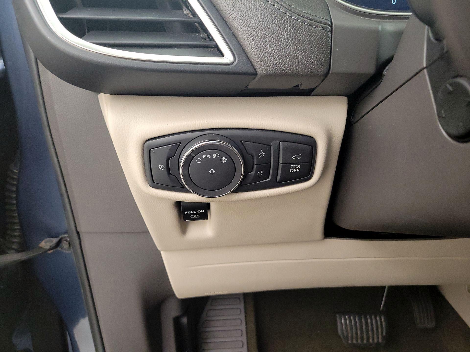 Thumbnail: 2019 Lincoln Nautilus - 13