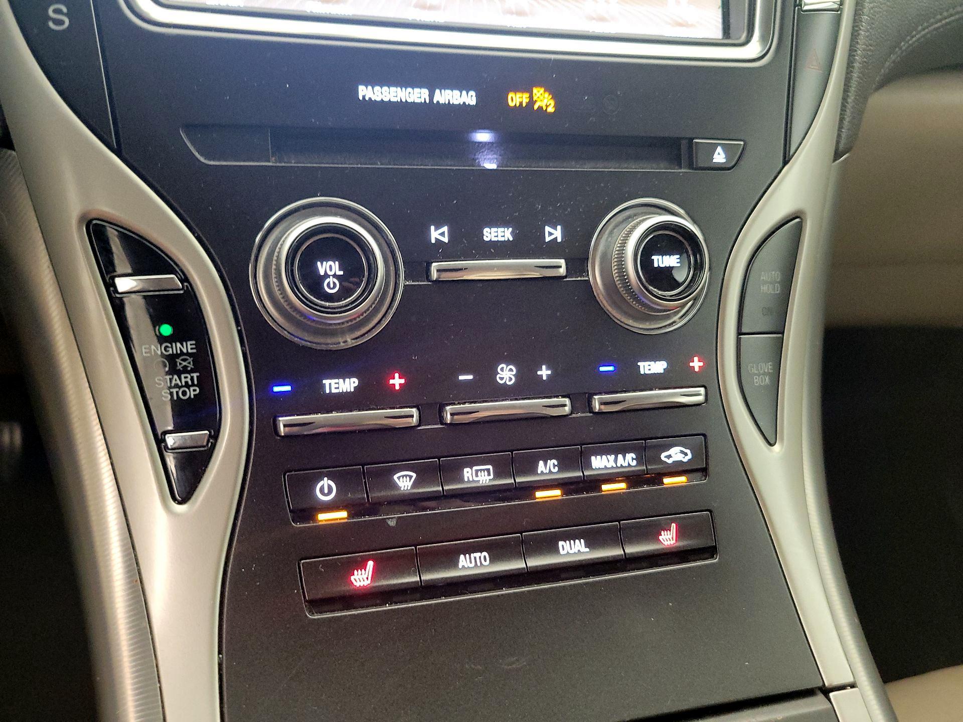 Thumbnail: 2019 Lincoln Nautilus - 17