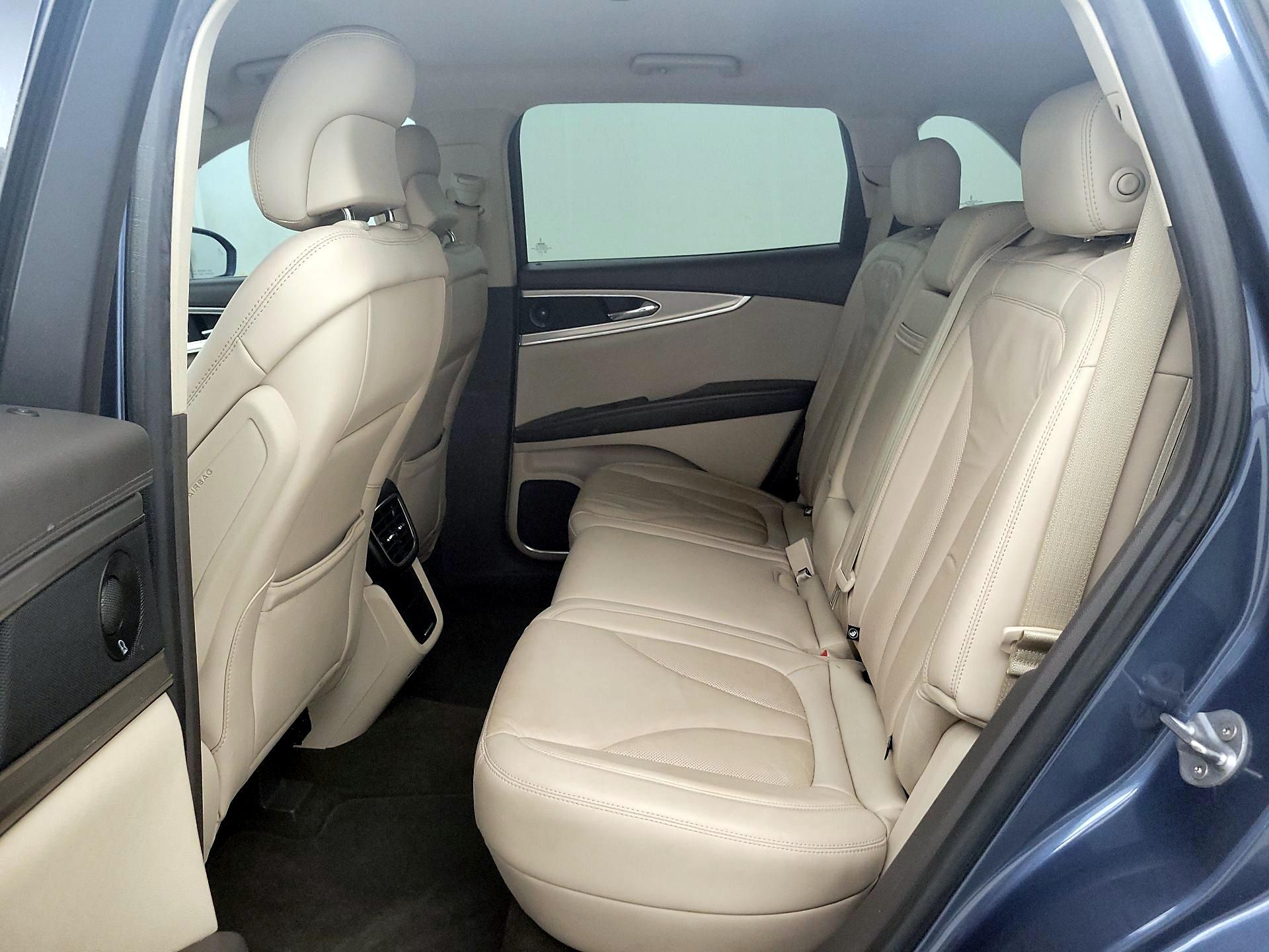 Thumbnail: 2019 Lincoln Nautilus - 20